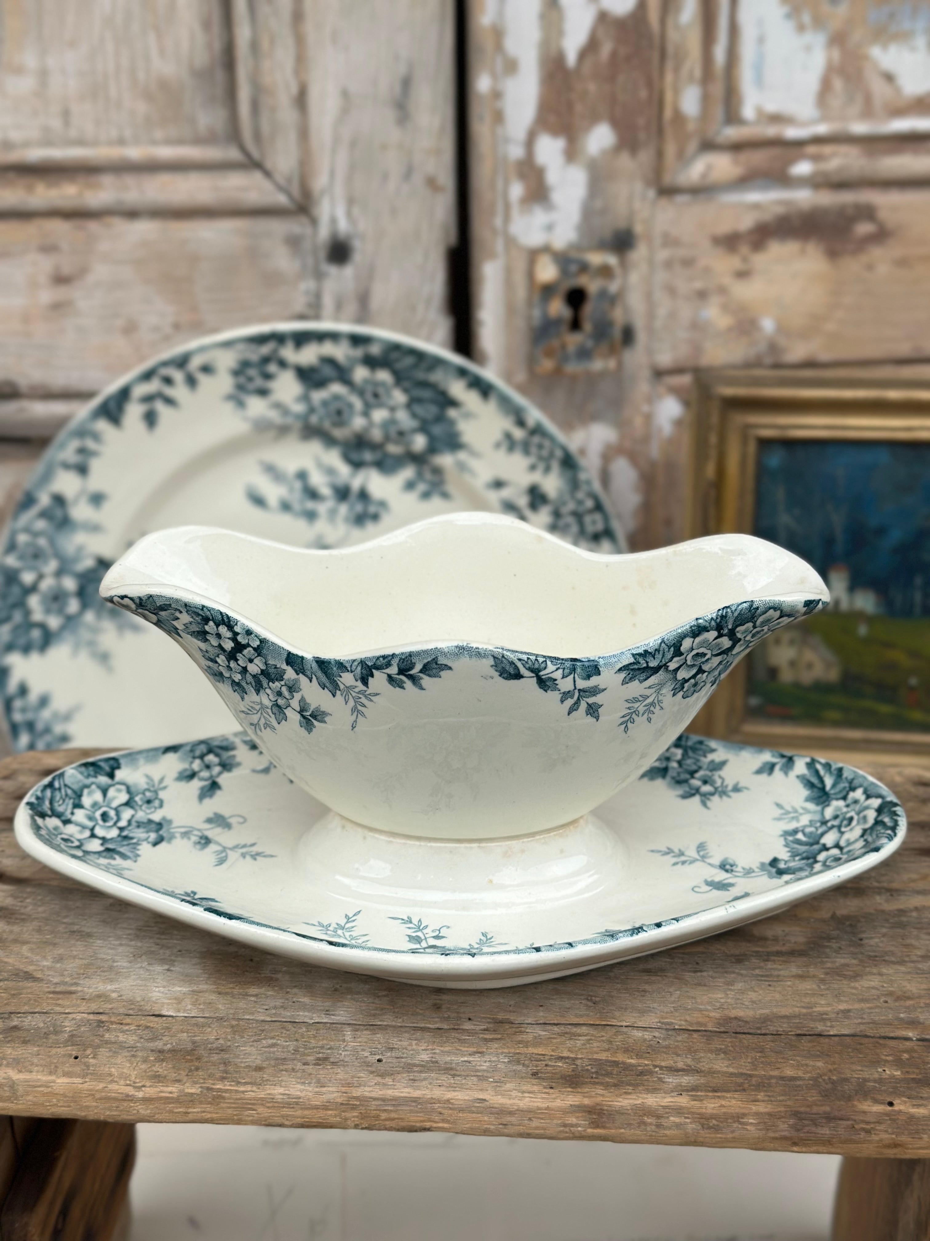 Saint Amand Hamage gravy boat, Marie-Louise model
