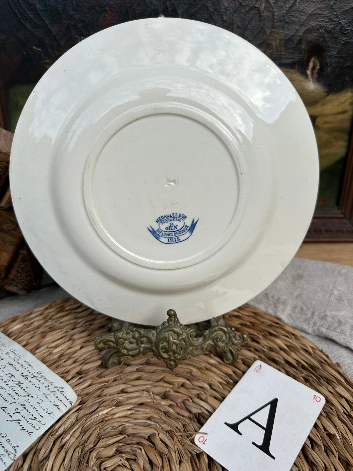 A. Assiette à dessert Gien modèle Iris