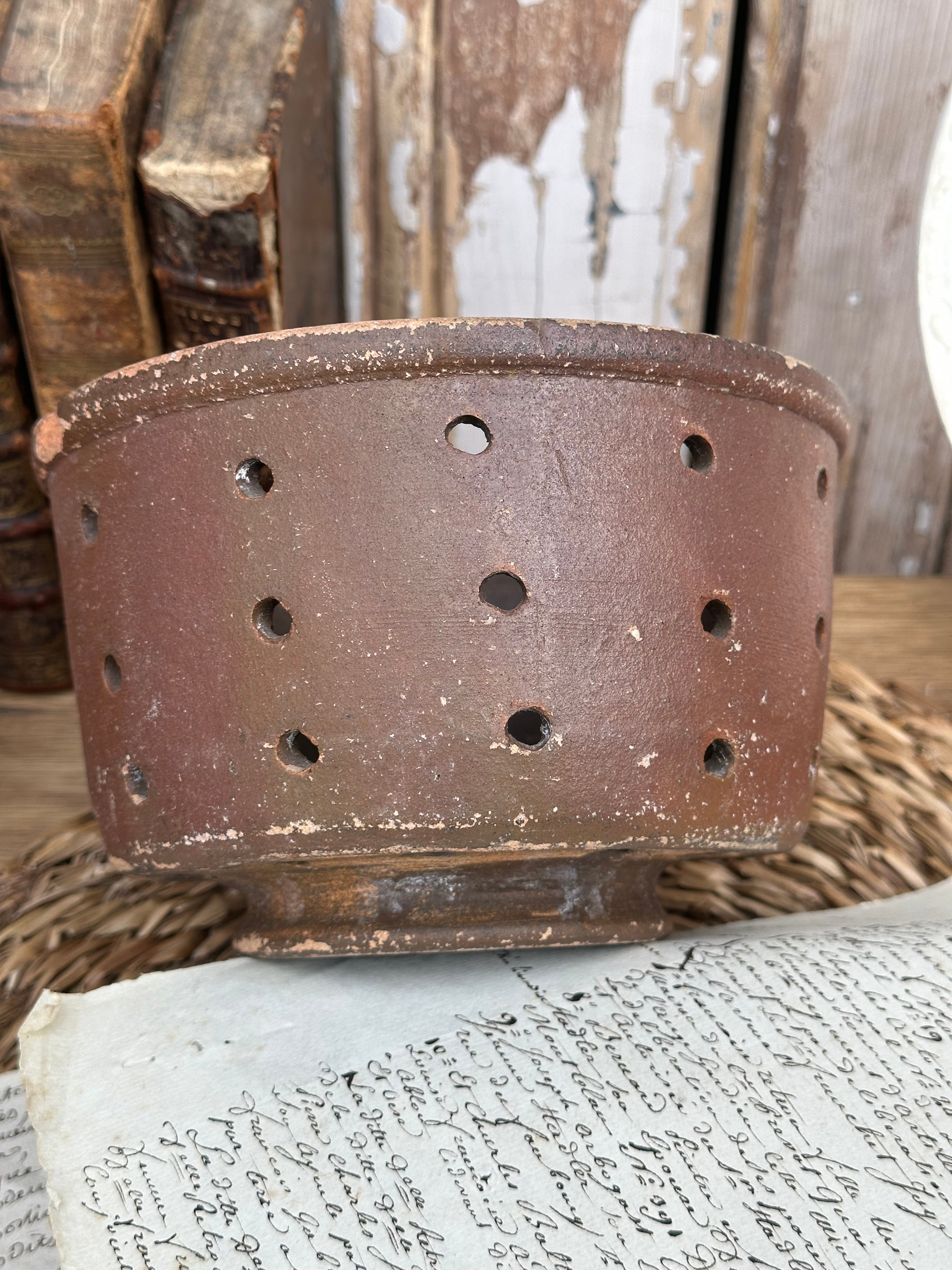 IV. Large draining spoon with stand