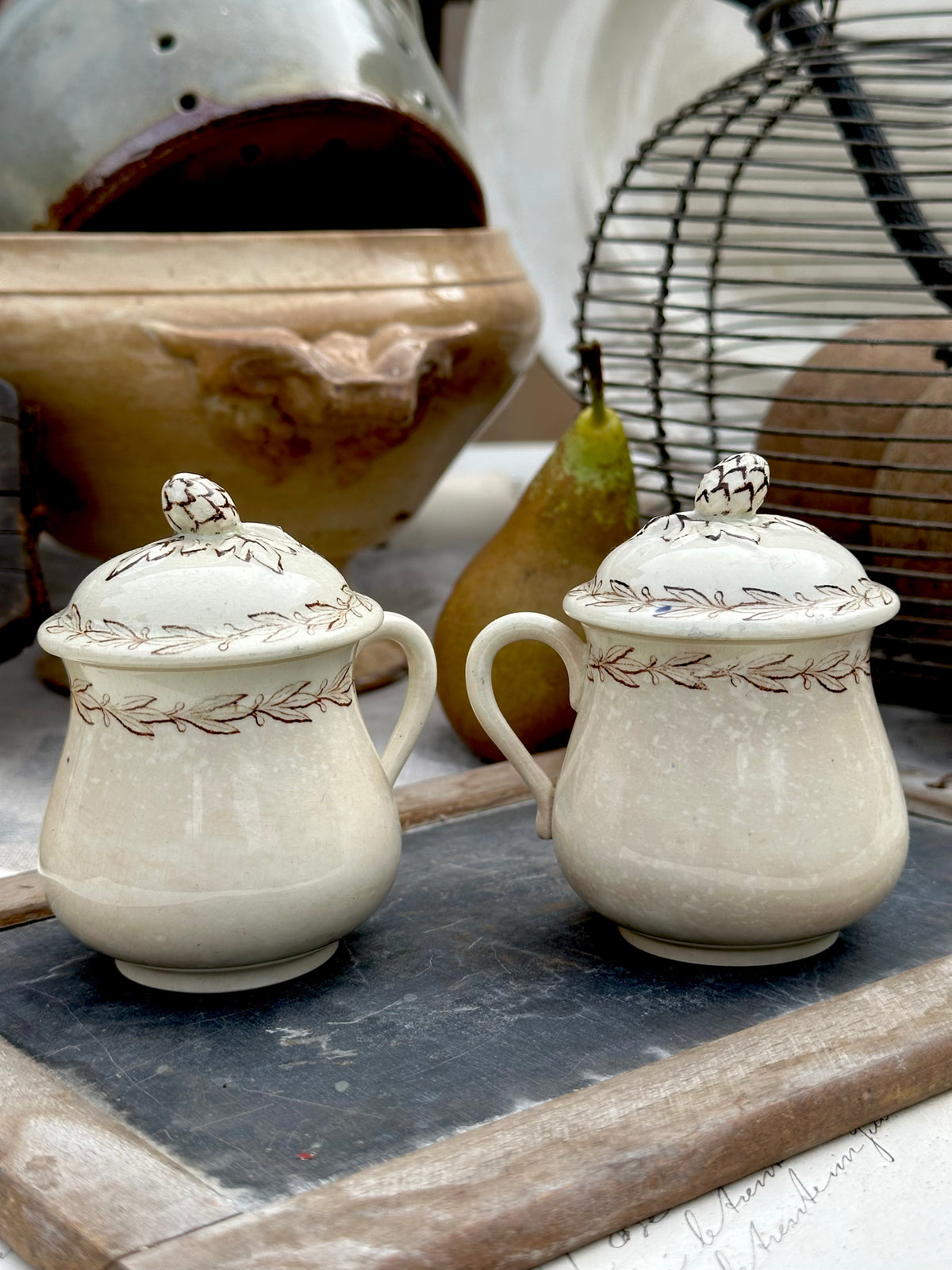 Duo de pots à crème terre de fer patinés