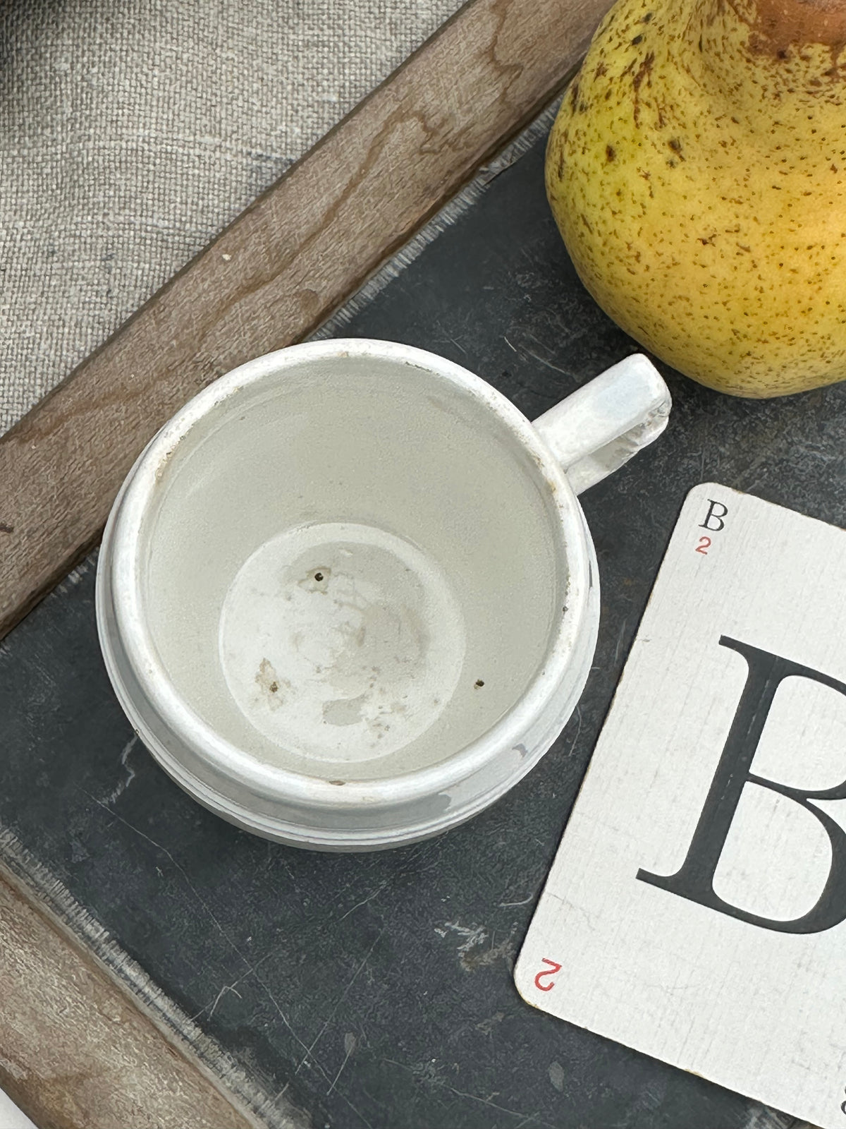 B. Pot à moutarde / tasse Sarreguemines