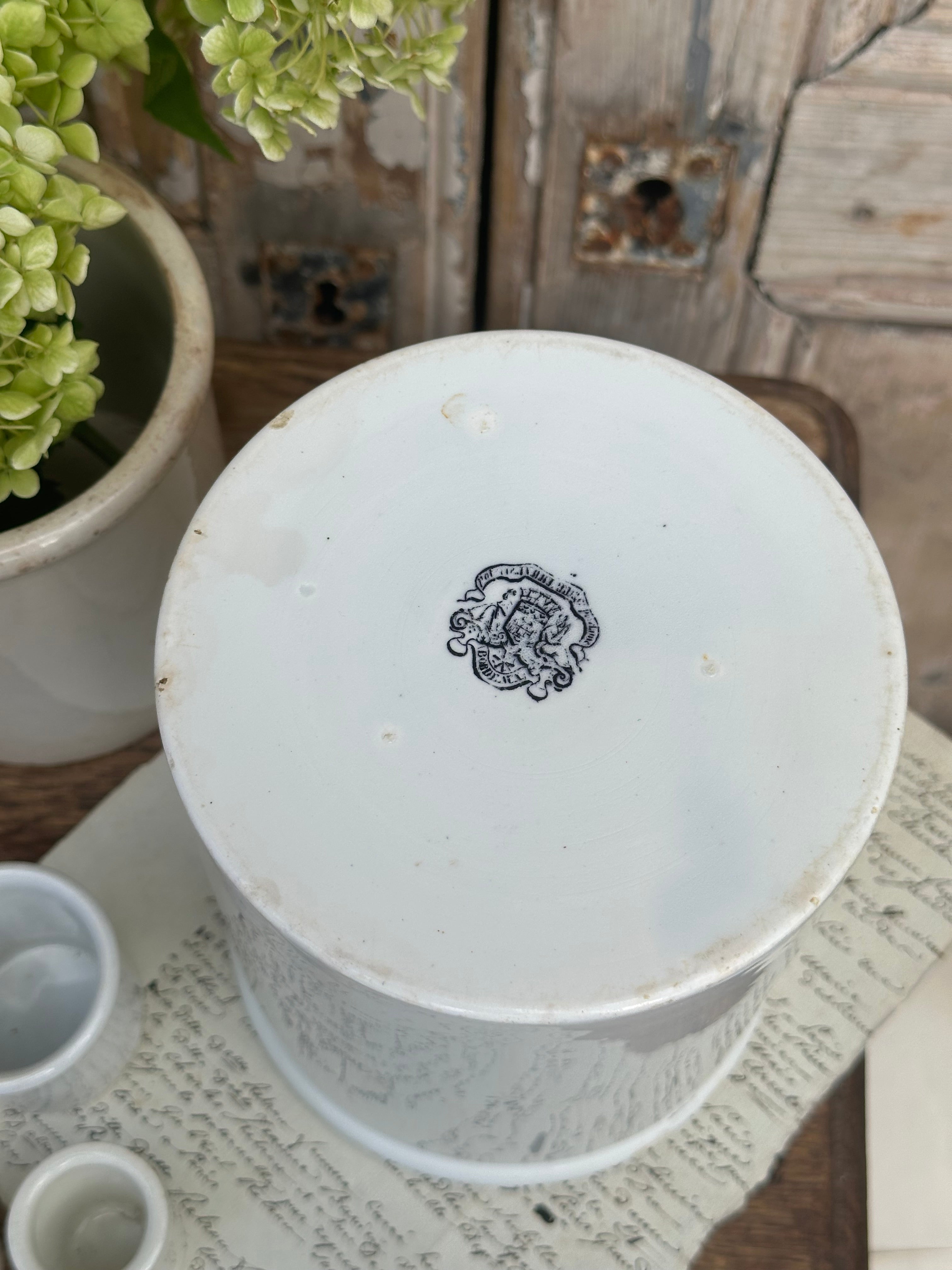 II. Très grand pot Jules Vieillard Bordeaux XIXème - H15cm