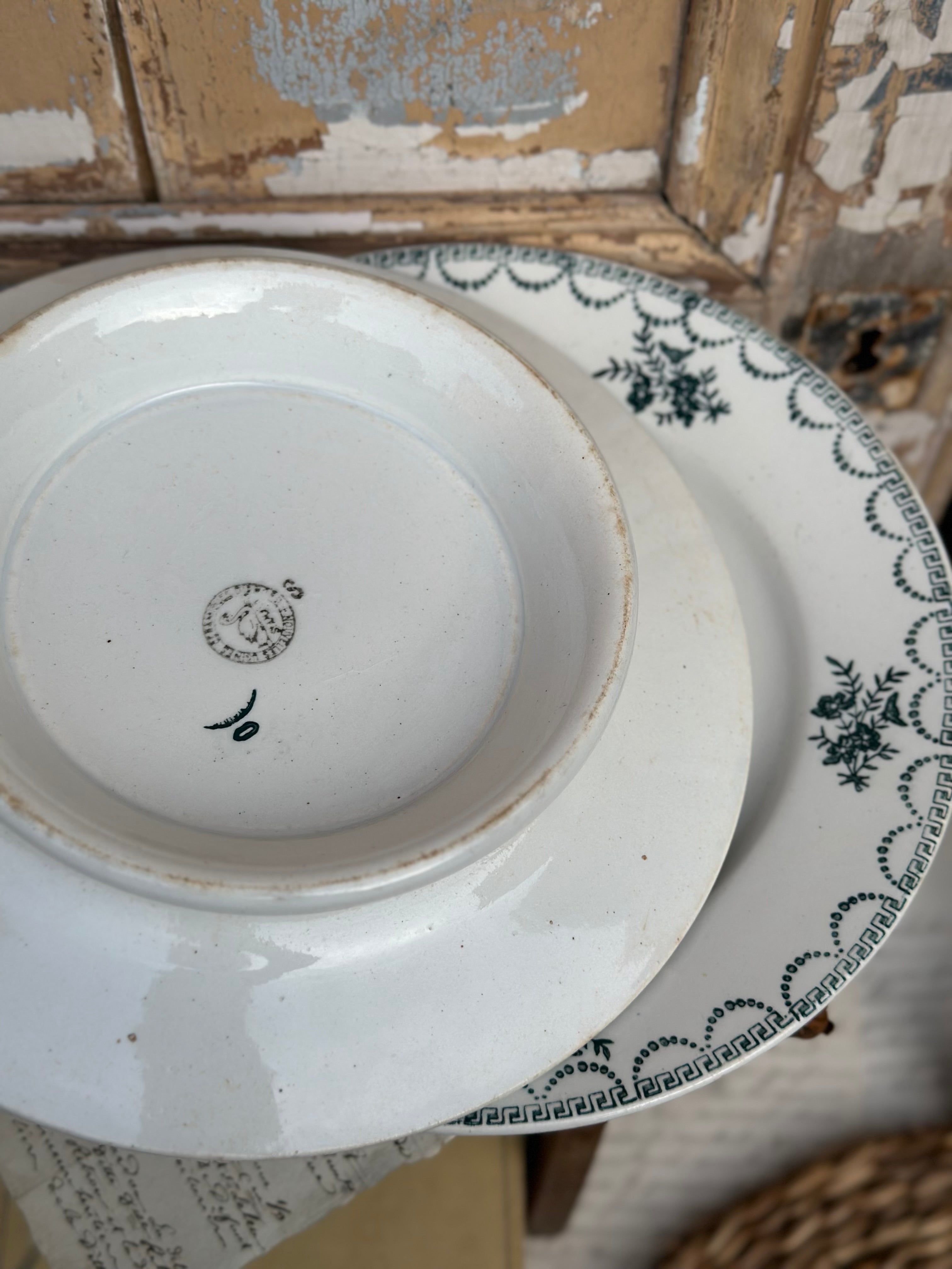 I. Plat piédouche St. Amand