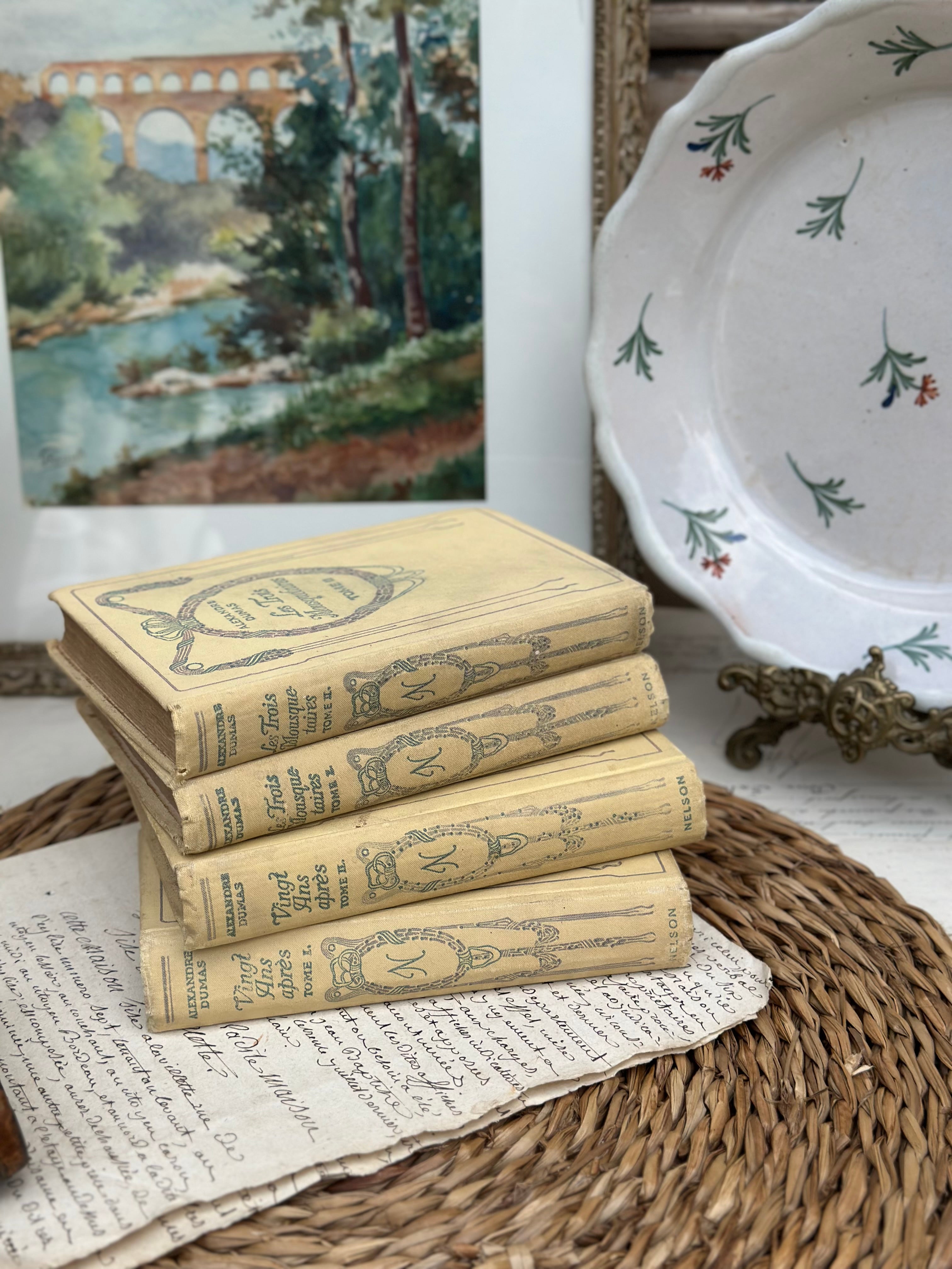 Série de 4 petits livres Alexandre Dumas
