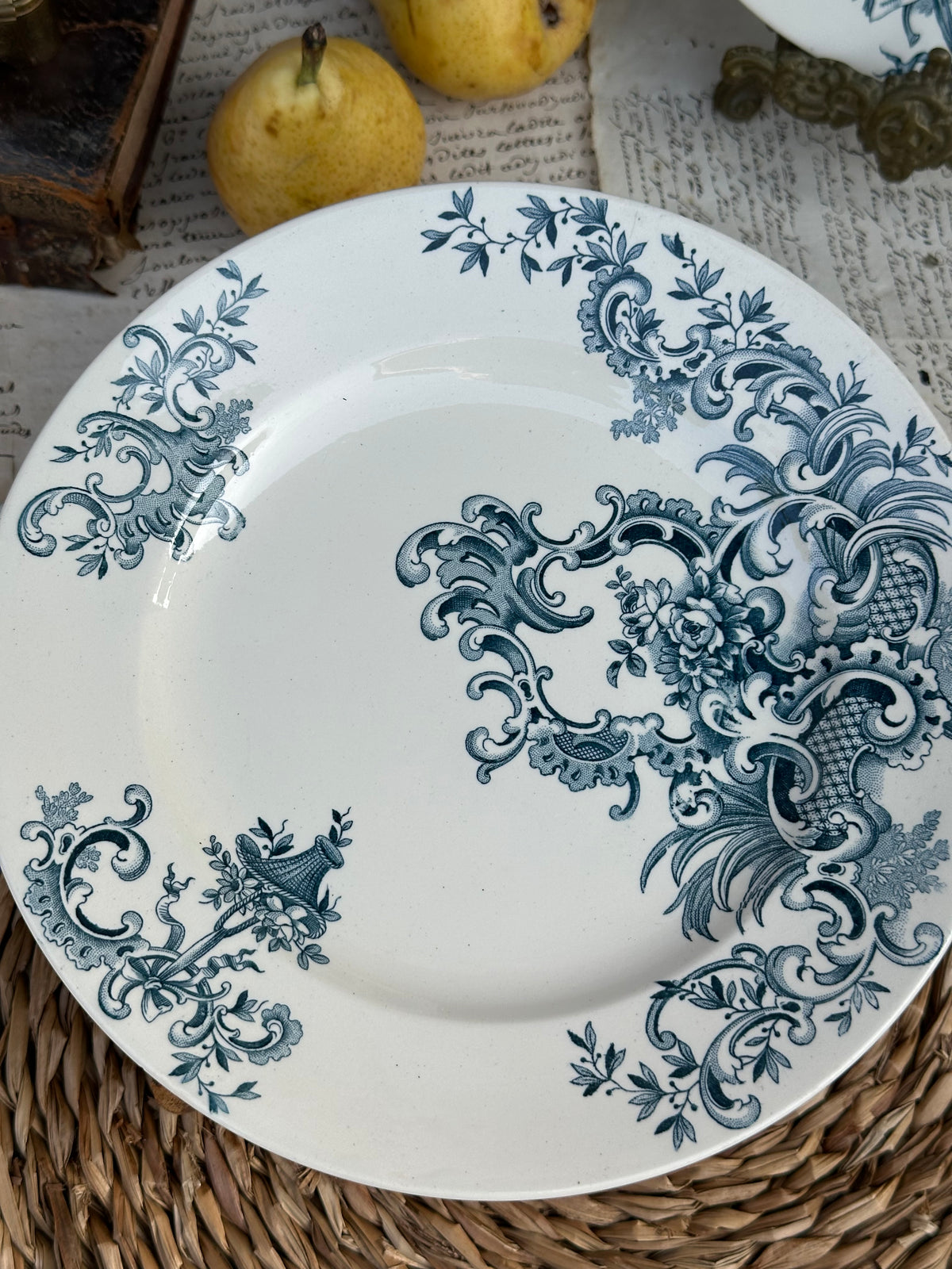 Plat piédouche BFK modèle Régent