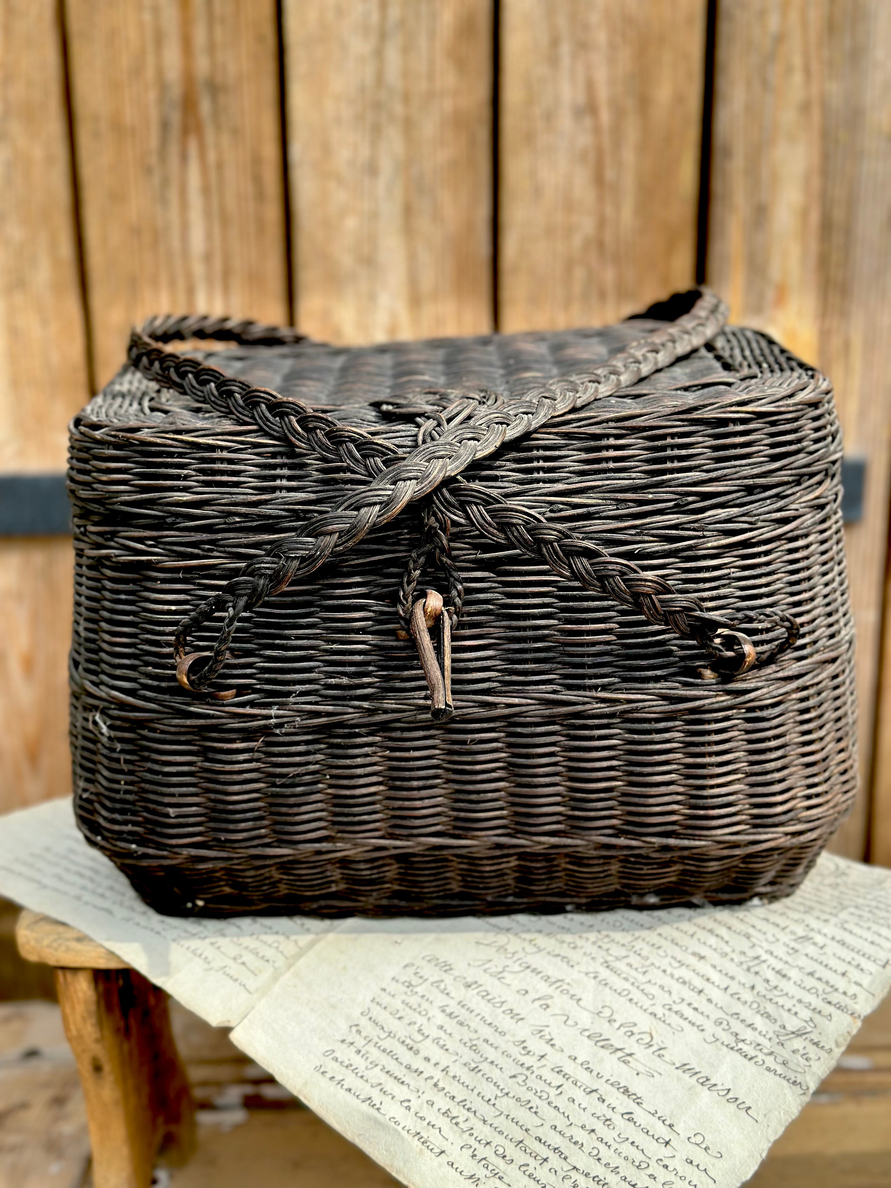 Paire de paniers en bois noirci fin XIXème