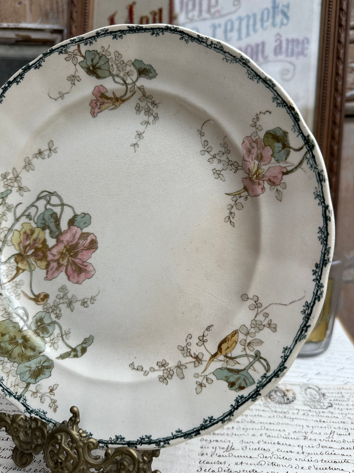 Assiette polychrome Choisy le Roi