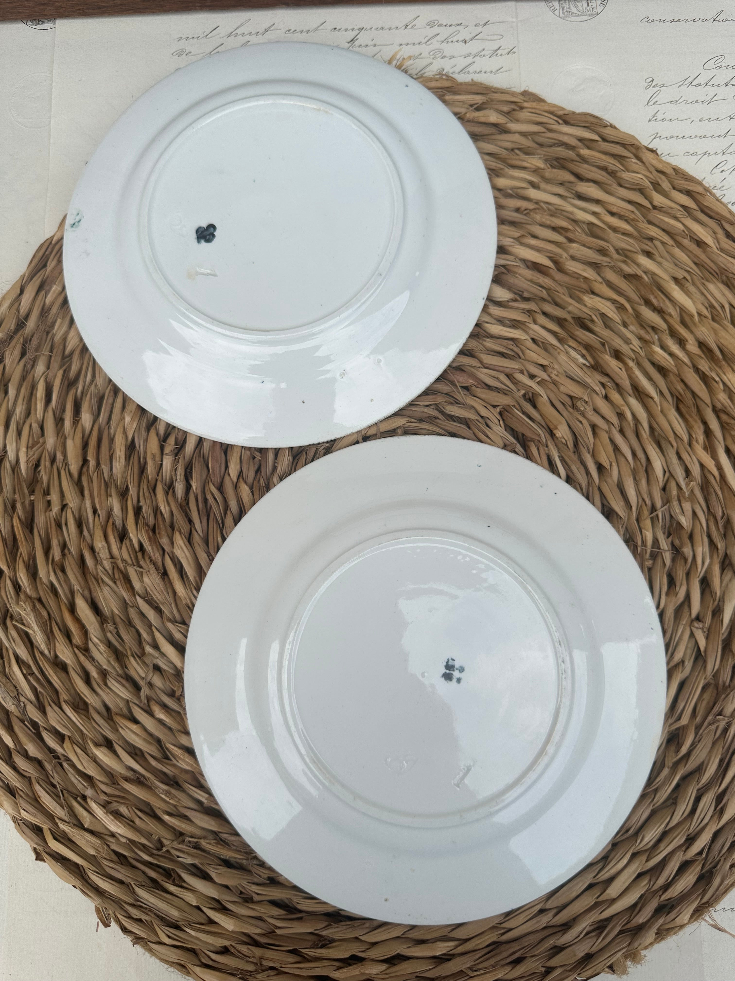 Rare paire de petites assiettes (à pain?) Onnaing modèle Moisson