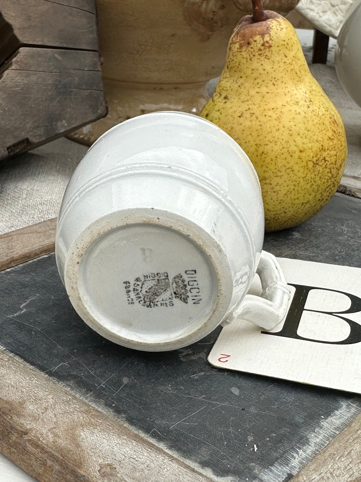 B. Pot à moutarde / tasse Sarreguemines