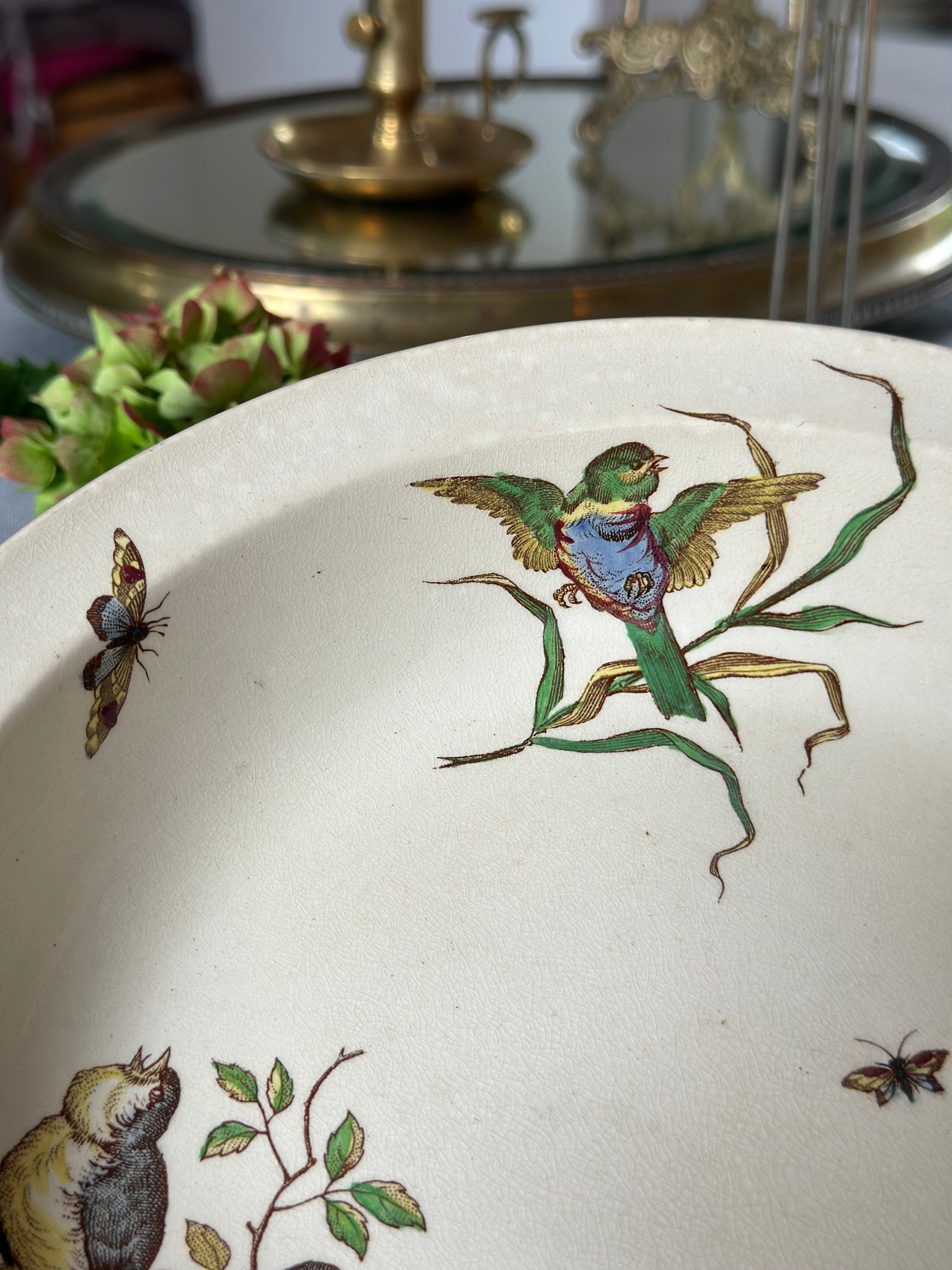 Plat creux polychrome B F K modèle Chanteurs