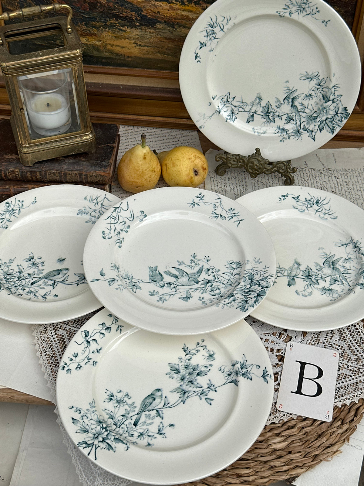 B. Suite de 5 assiettes à dessert Longwy modèle Mignon