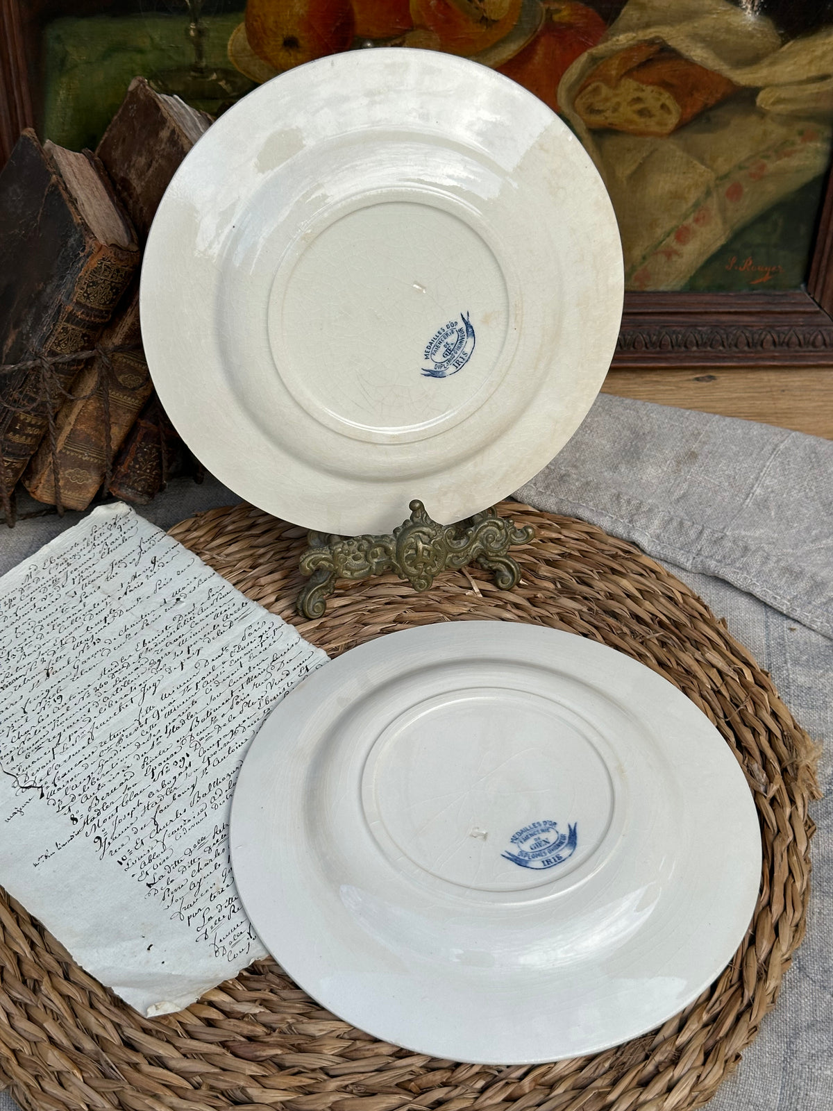 Deux assiettes à dessert Gien modèle Iris