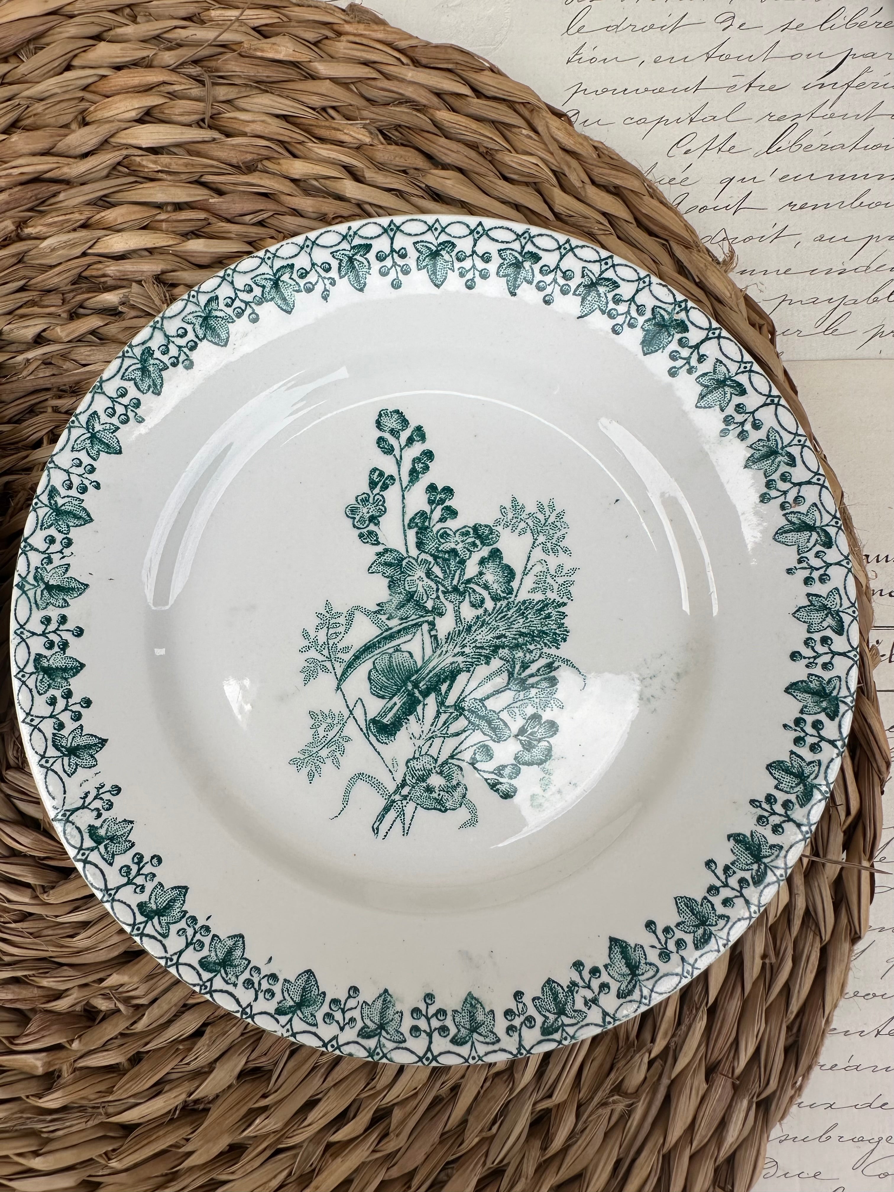 Rare paire de petites assiettes (à pain?) Onnaing modèle Moisson