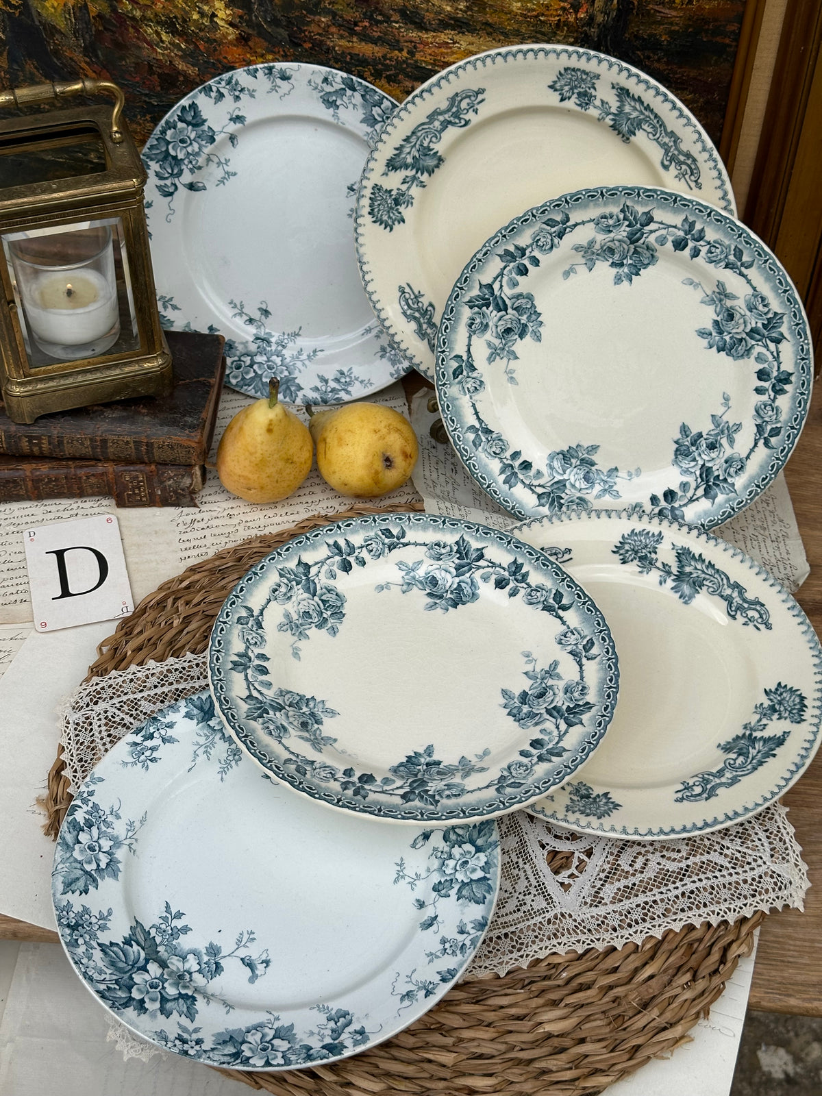 D. Suite de 6 assiettes à dessert dépareillées
