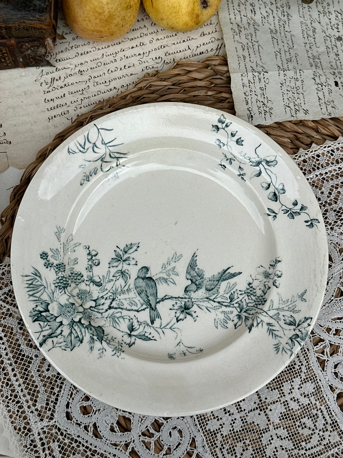 C. Suite de 5 assiettes à dessert Longwy modèle Mignon