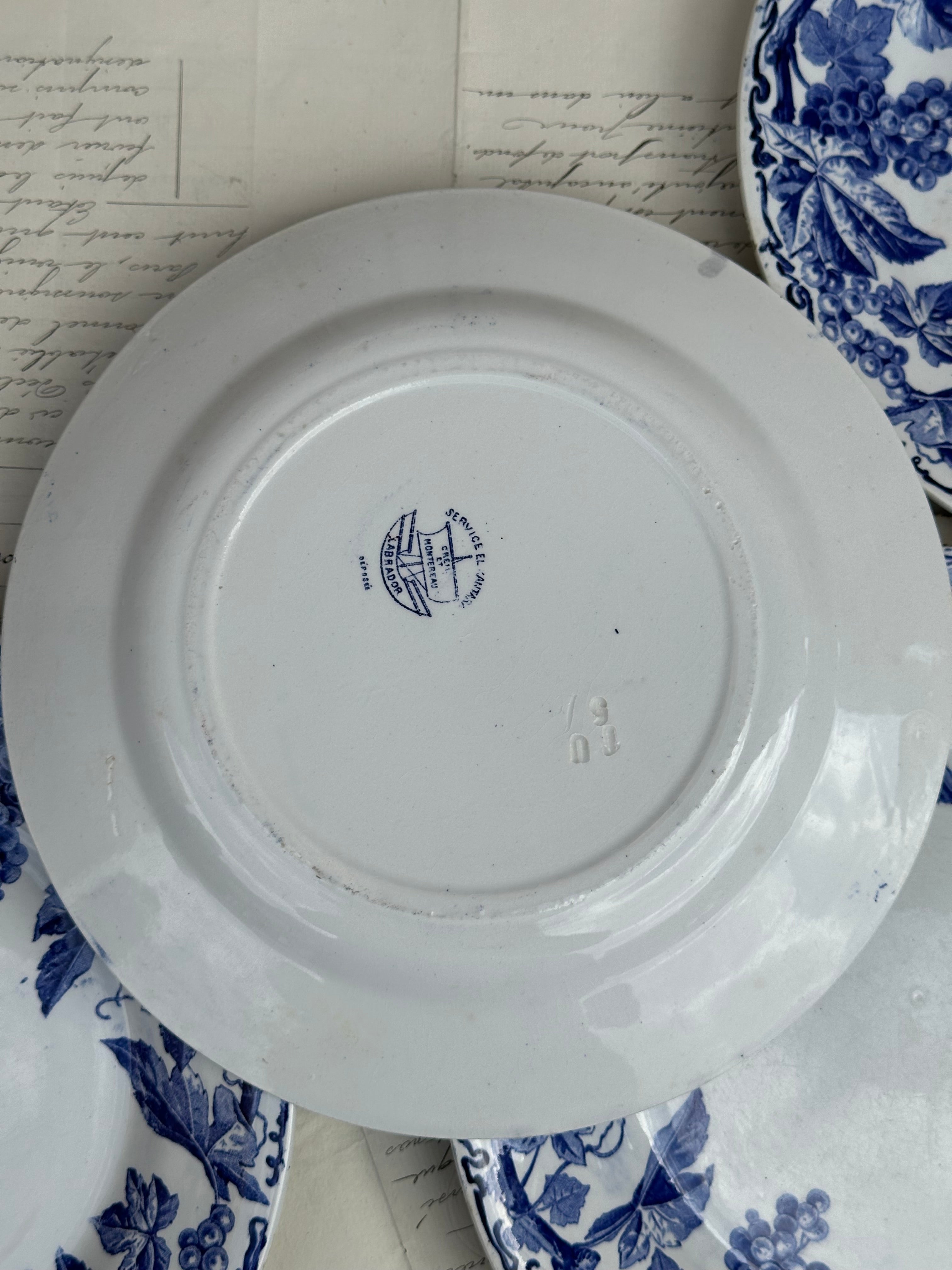 II. Suite de 4 assiettes plates Creil et Montereau modèle El Kantara