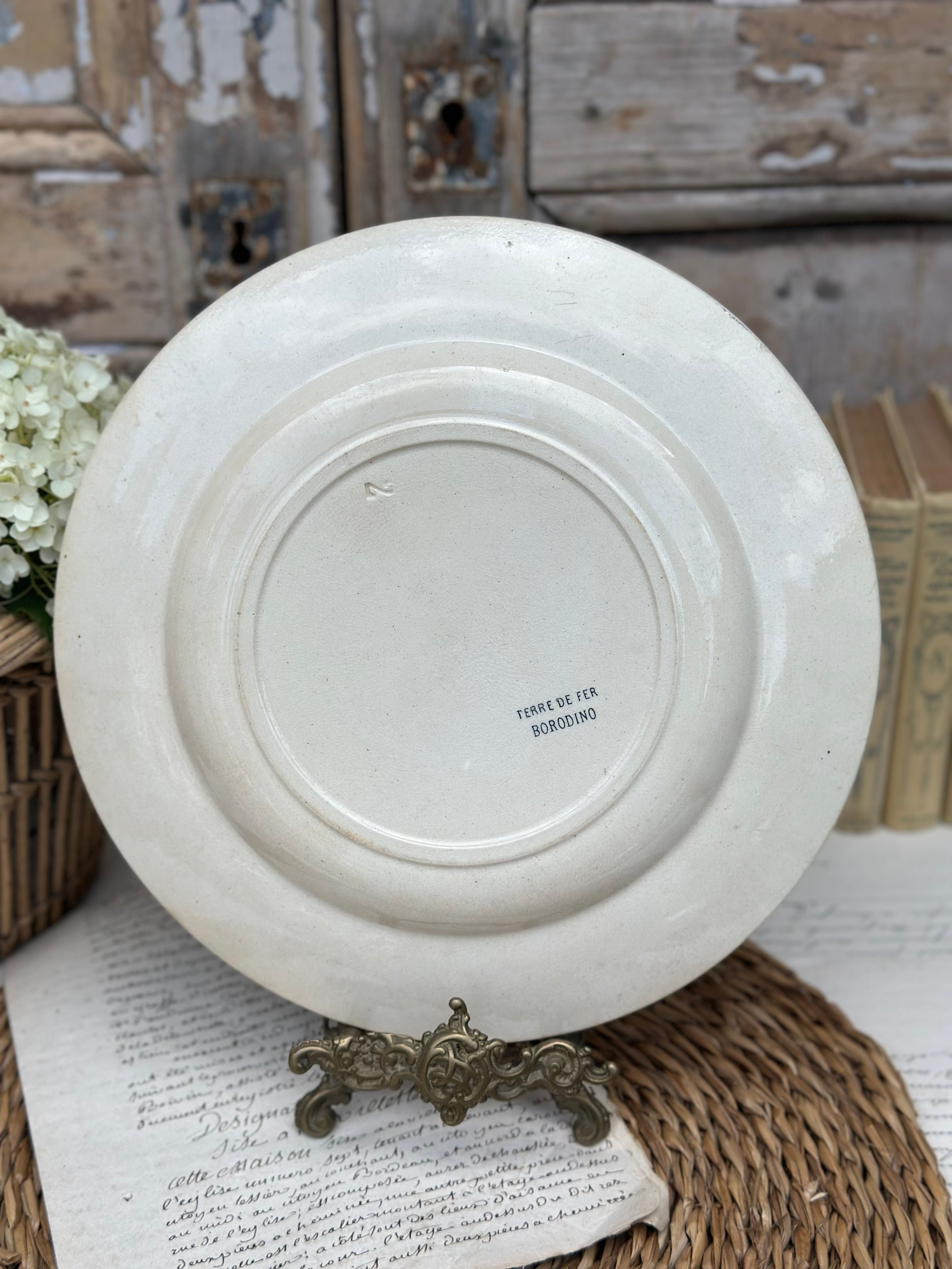 Plat rond terre de fer Borodino