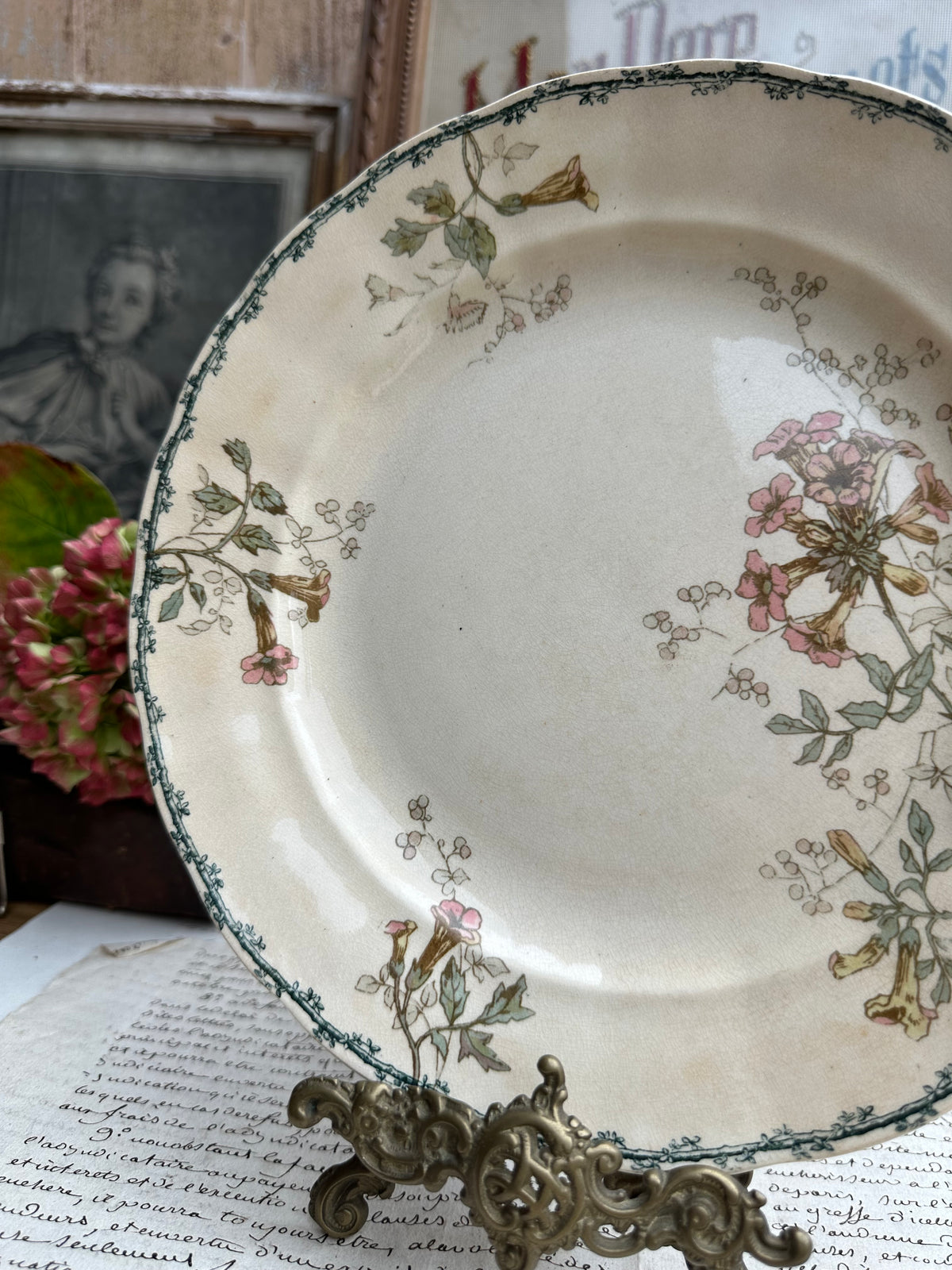 Assiette polychrome Choisy le Roi