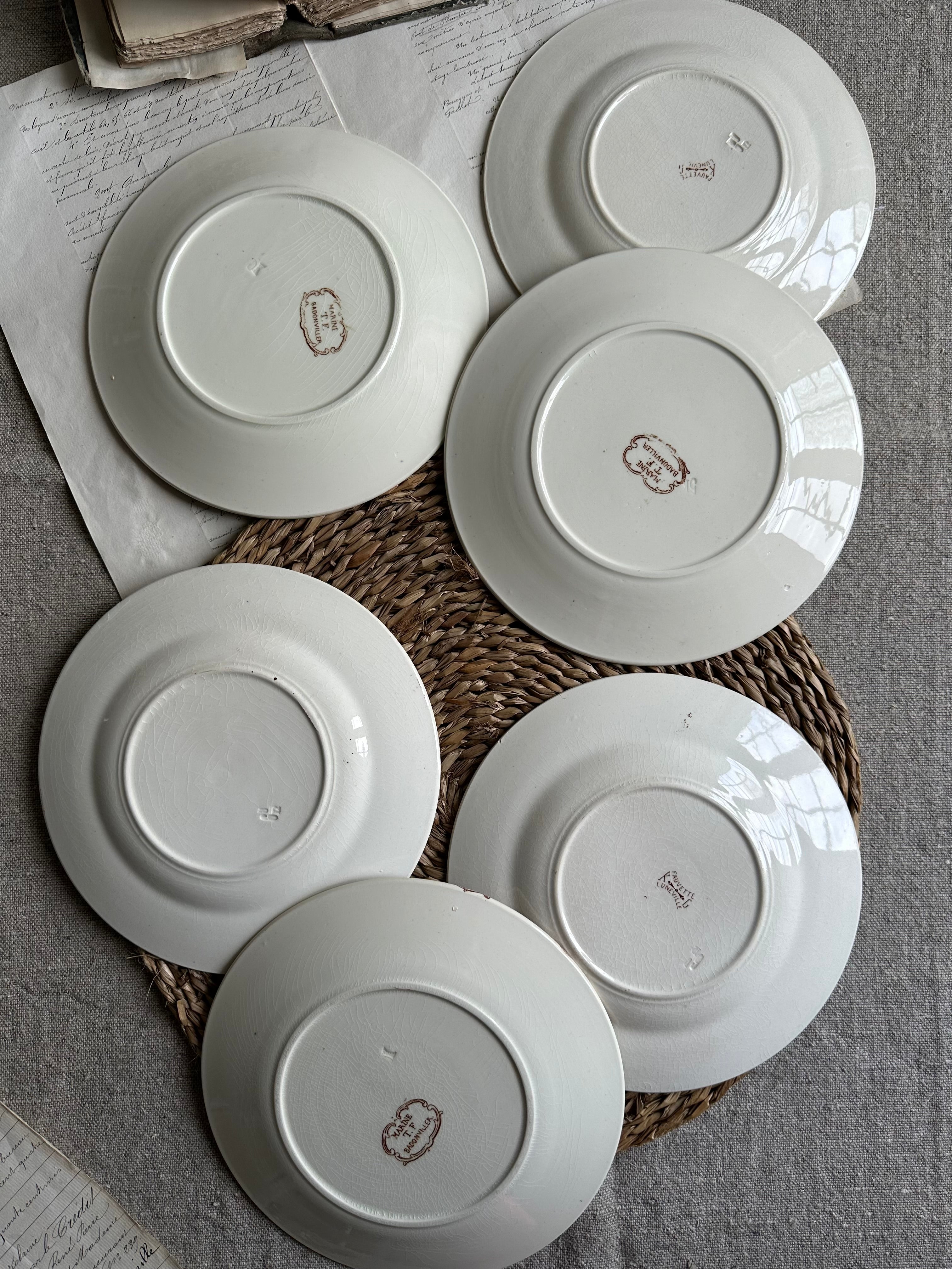 Suite de 6 assiettes à dessert dépareillées, Lunéville Fauvette, Badonviller Marine