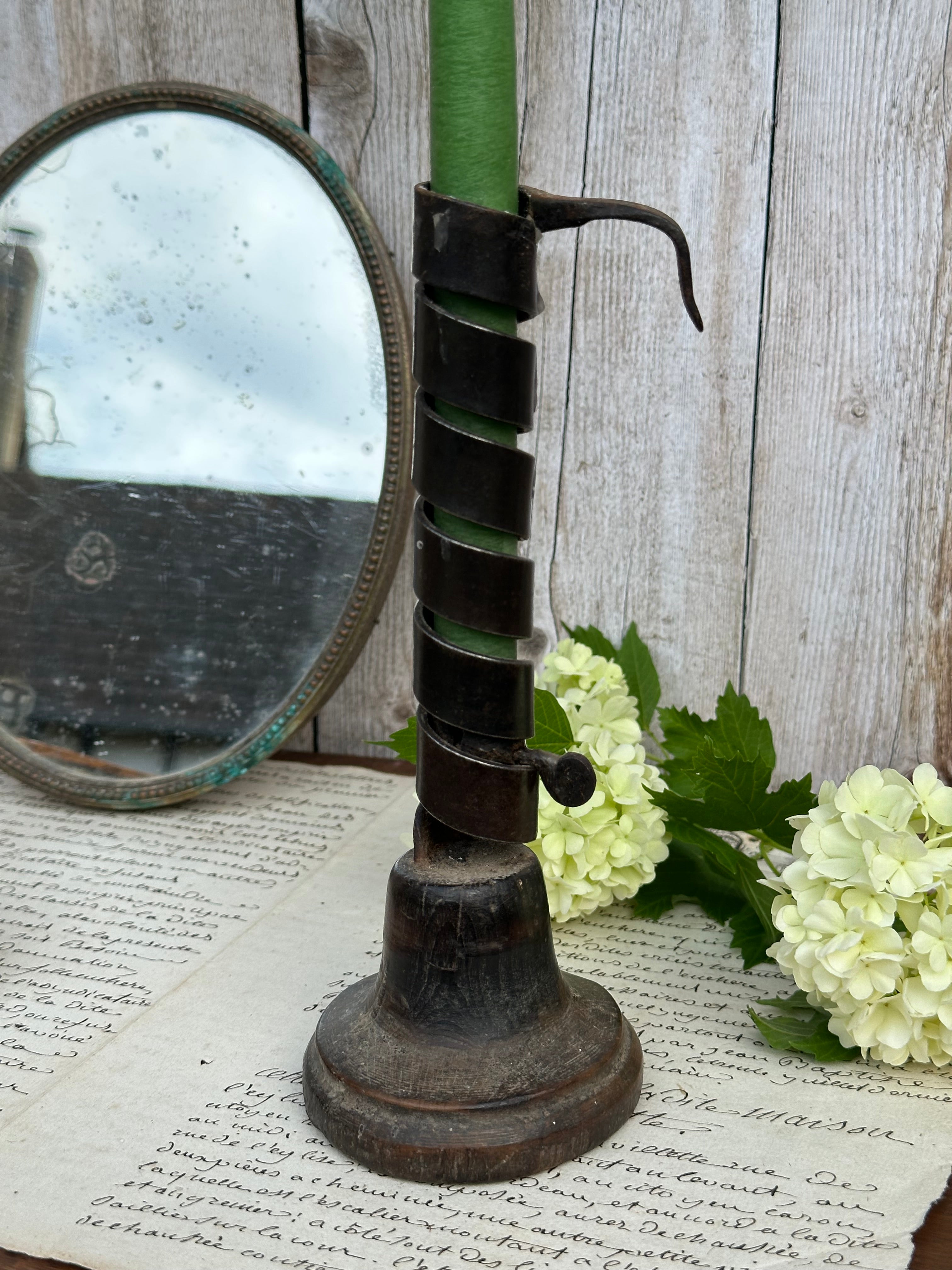 Rat de cave, bougeoir en fer forgé et bois - XVIII / XIXème