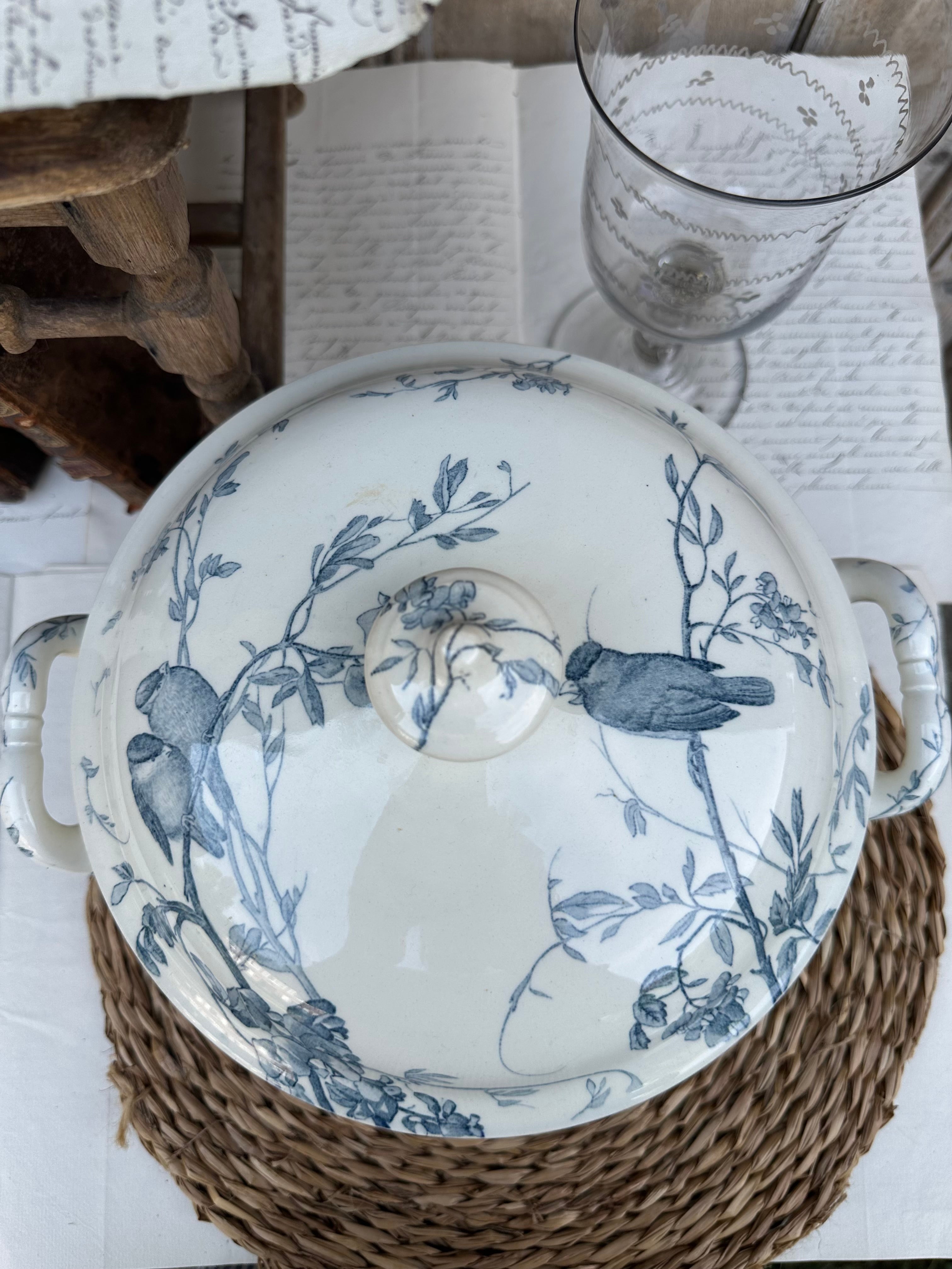 Rare and large Heathcote Bone Takou pattern soup tureen