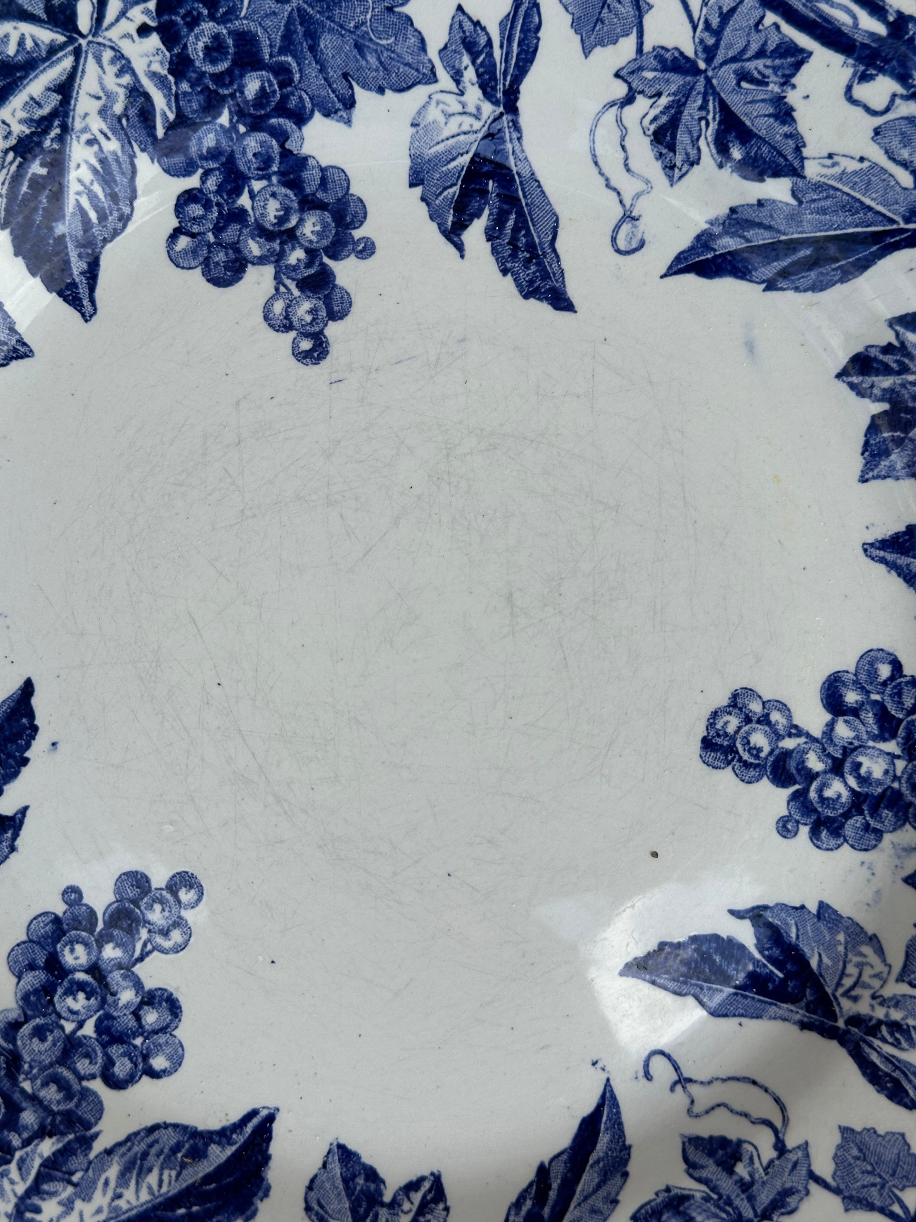 II. Suite de 4 assiettes plates Creil et Montereau modèle El Kantara