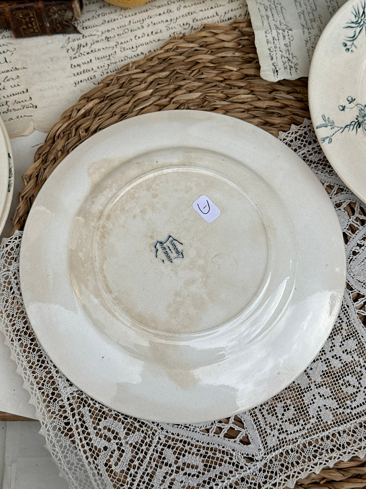 D. Suite de 5 assiettes à dessert Longwy modèle Mignon