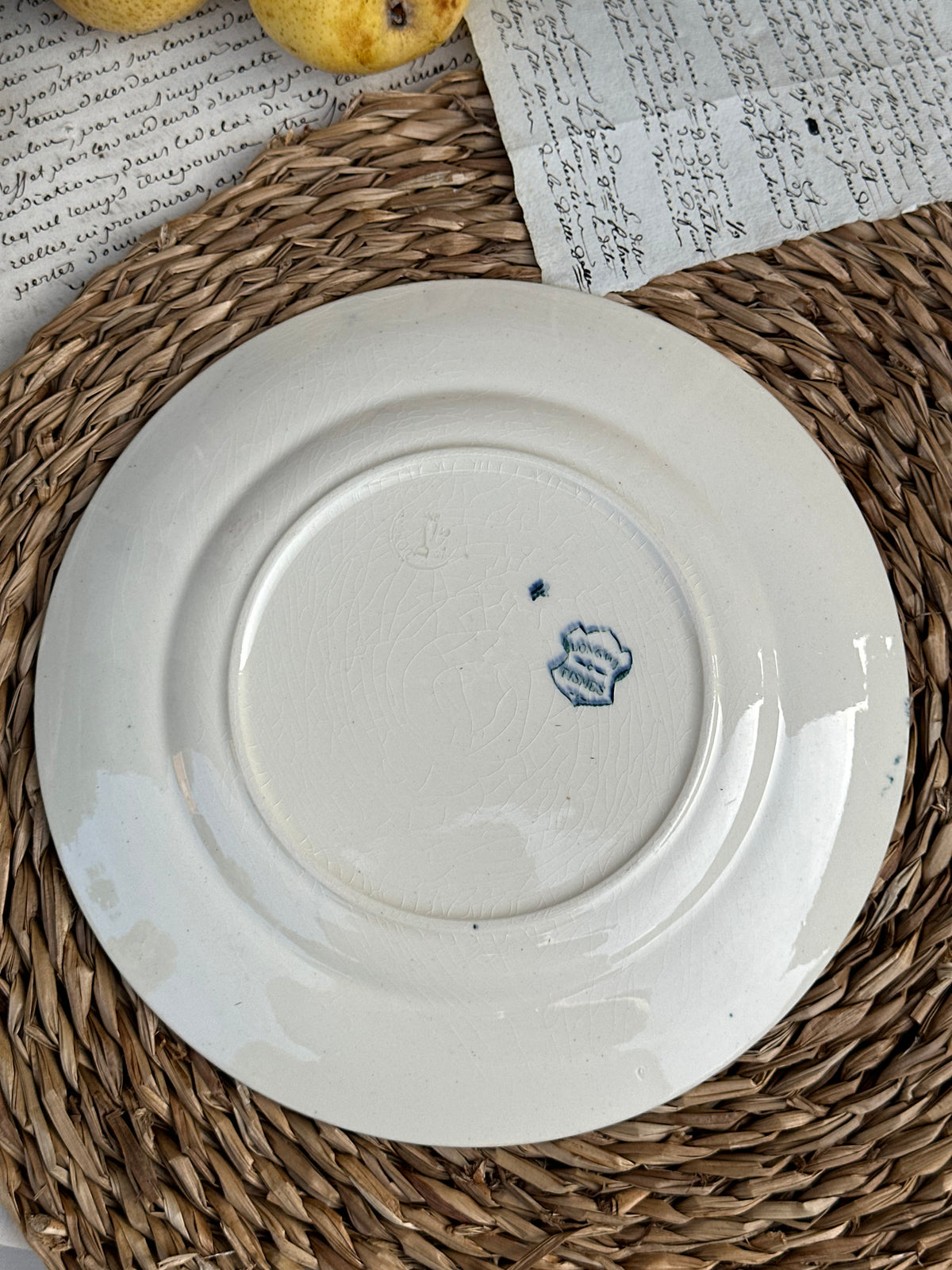 B. Suite de 6 assiettes à dessert dépareillées
