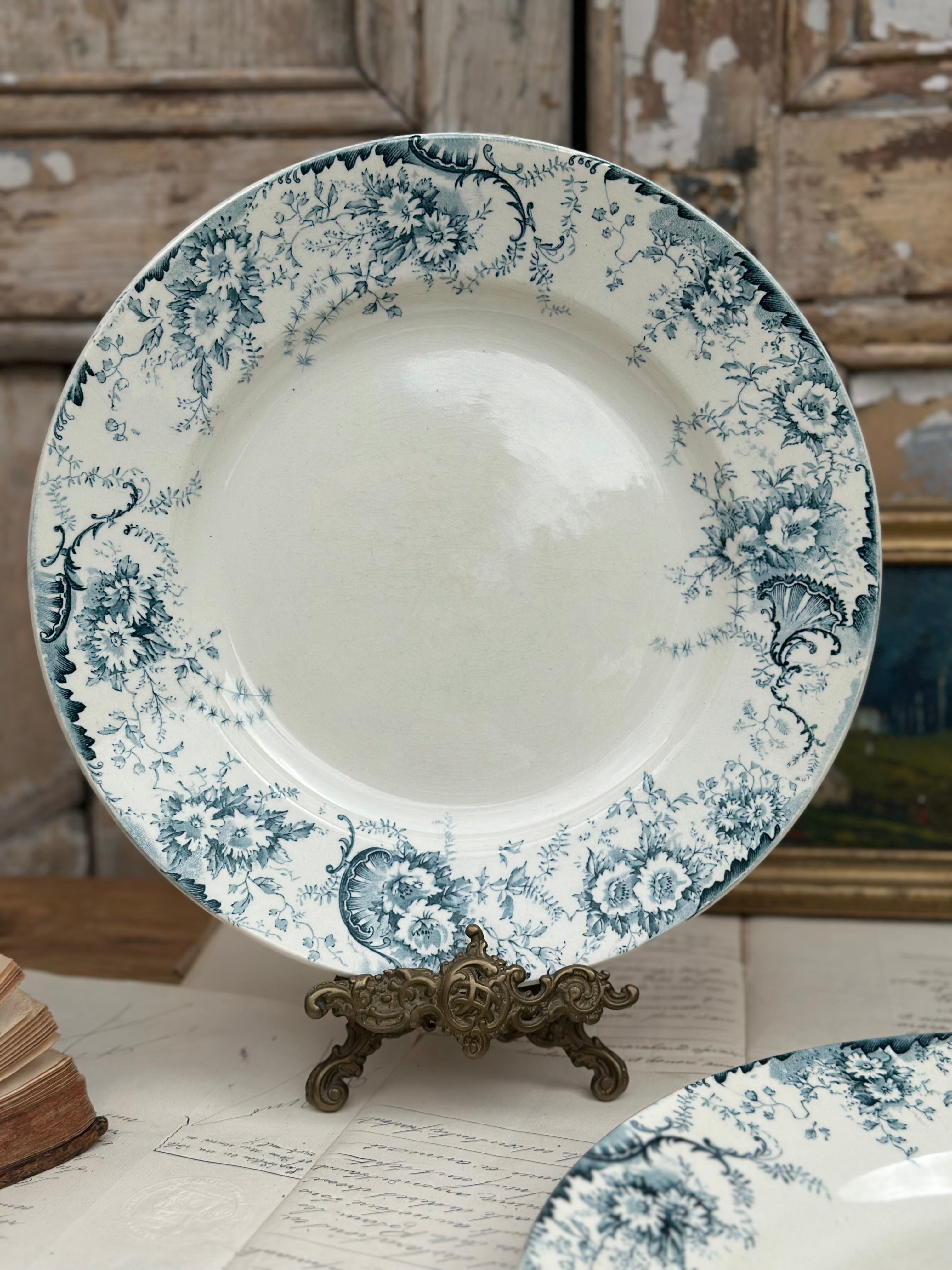 Round dish Choisy le Roi Derby pattern