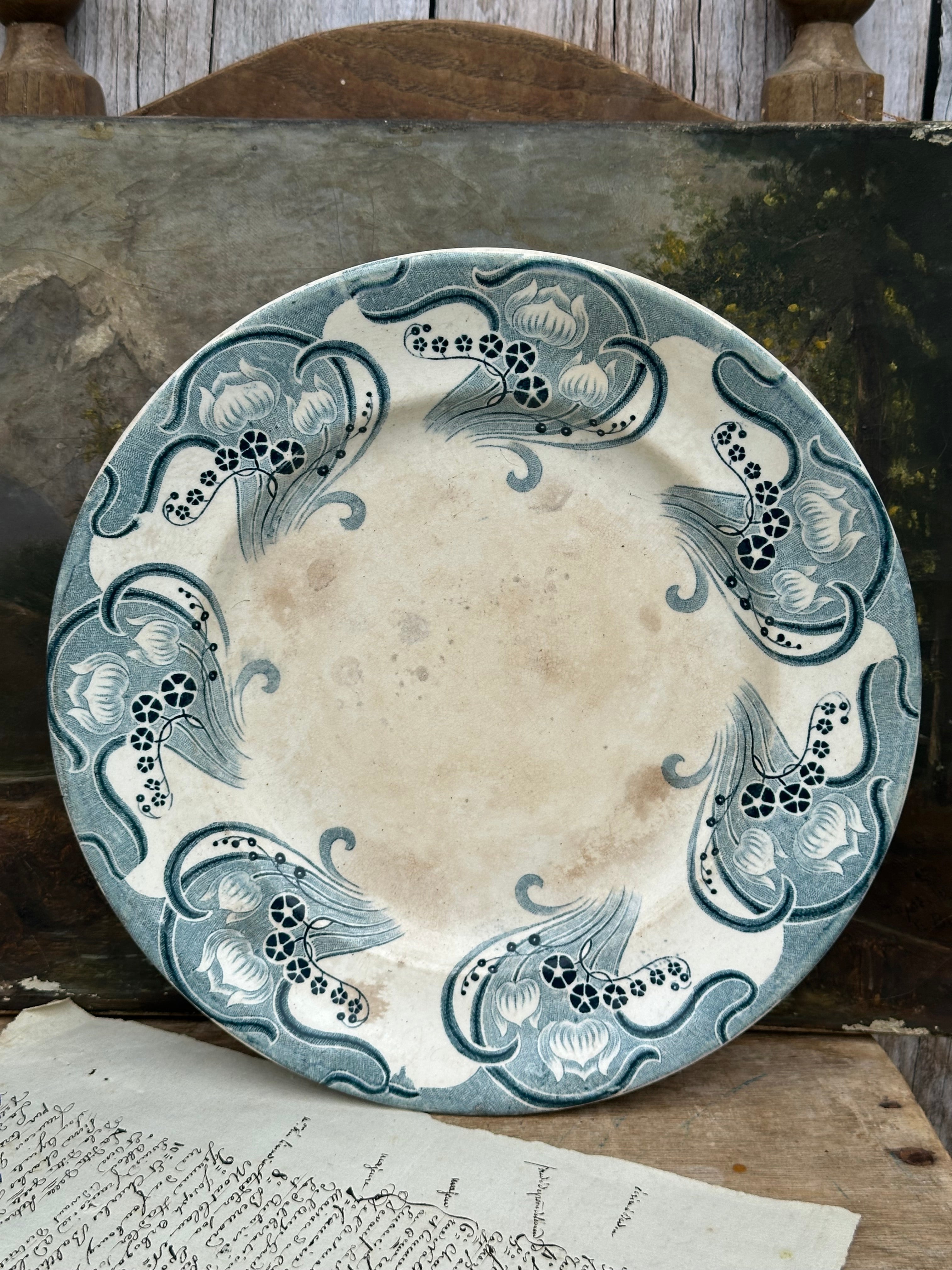 Longwy Champagne pattern footed dish