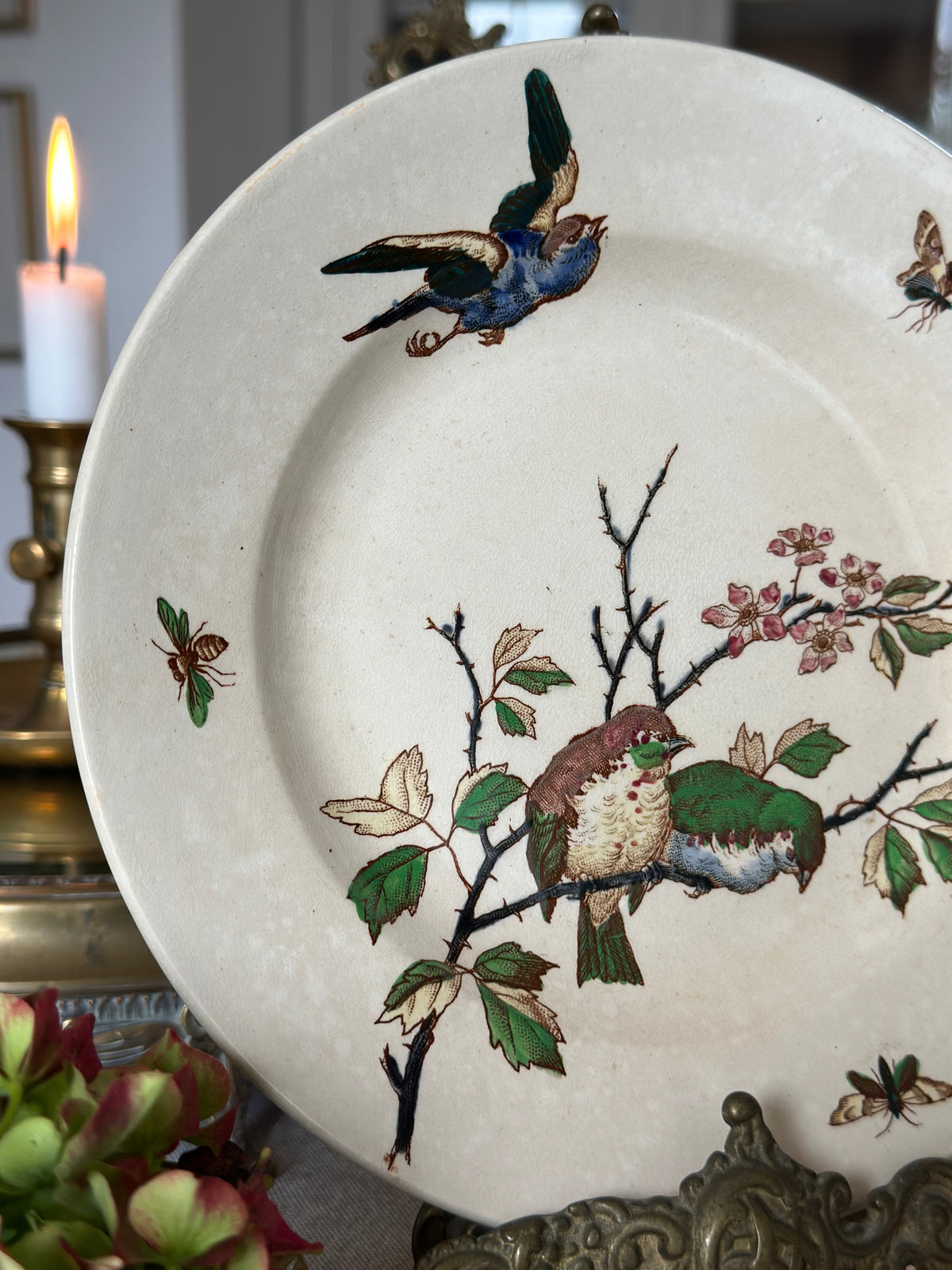 Assiette à dessert polychrome B F K modèle Chanteurs