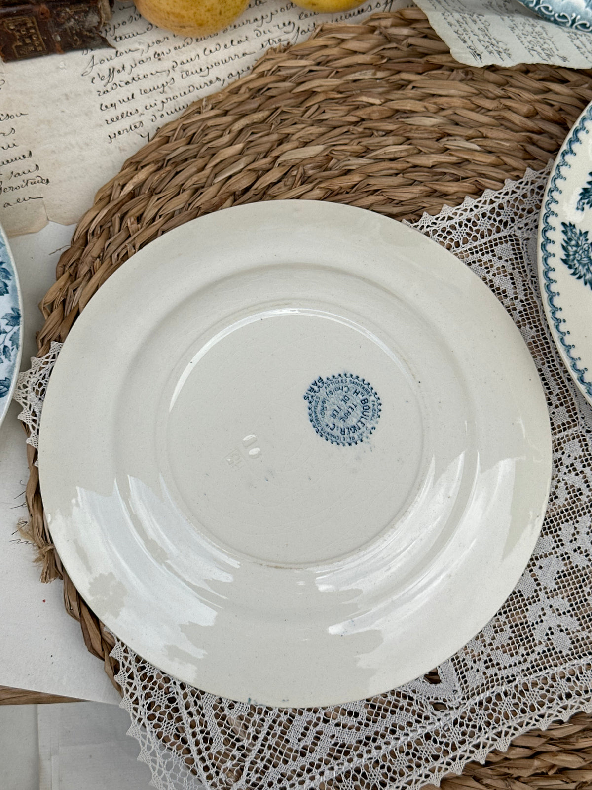 D. Suite de 6 assiettes à dessert dépareillées