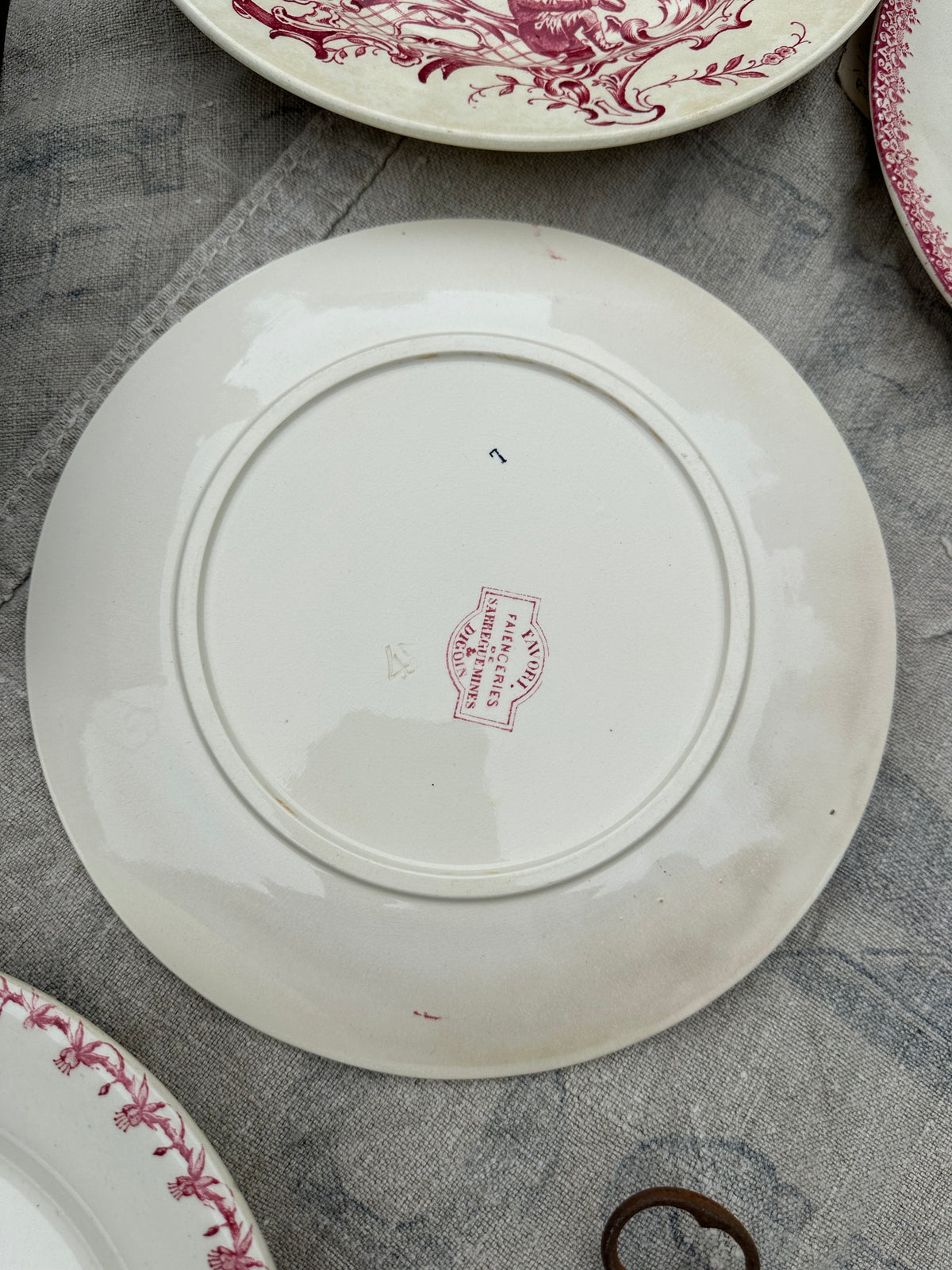 I. Set of 6 mismatched dinner plates