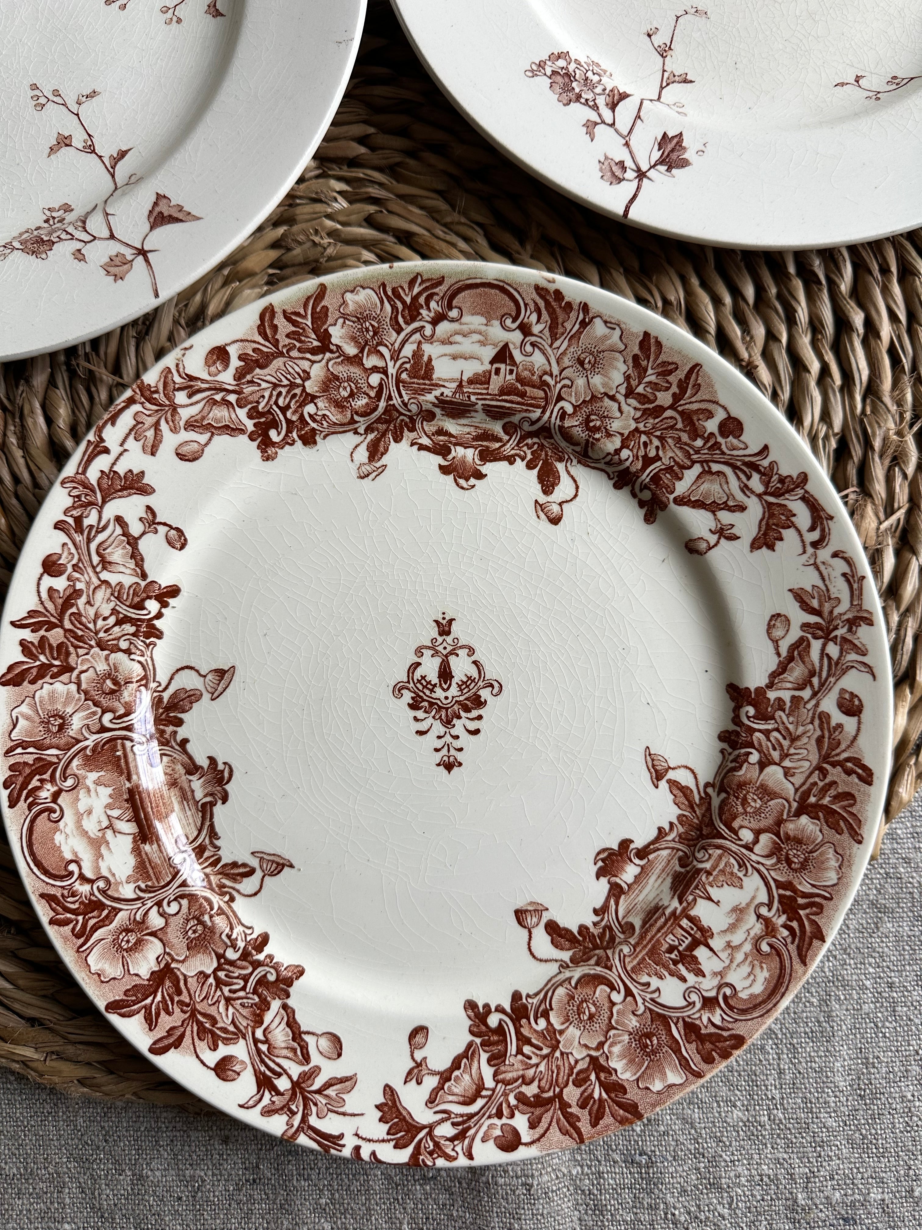 Suite de 6 assiettes à dessert dépareillées, Lunéville Fauvette, Badonviller Marine
