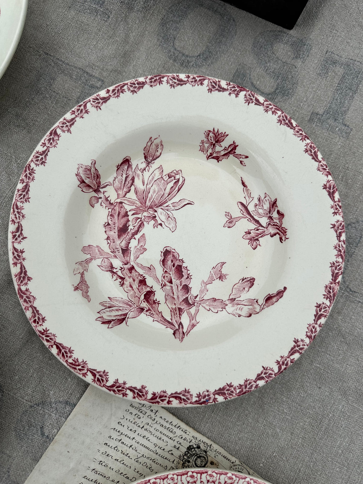Set of 4 mismatched deep plates