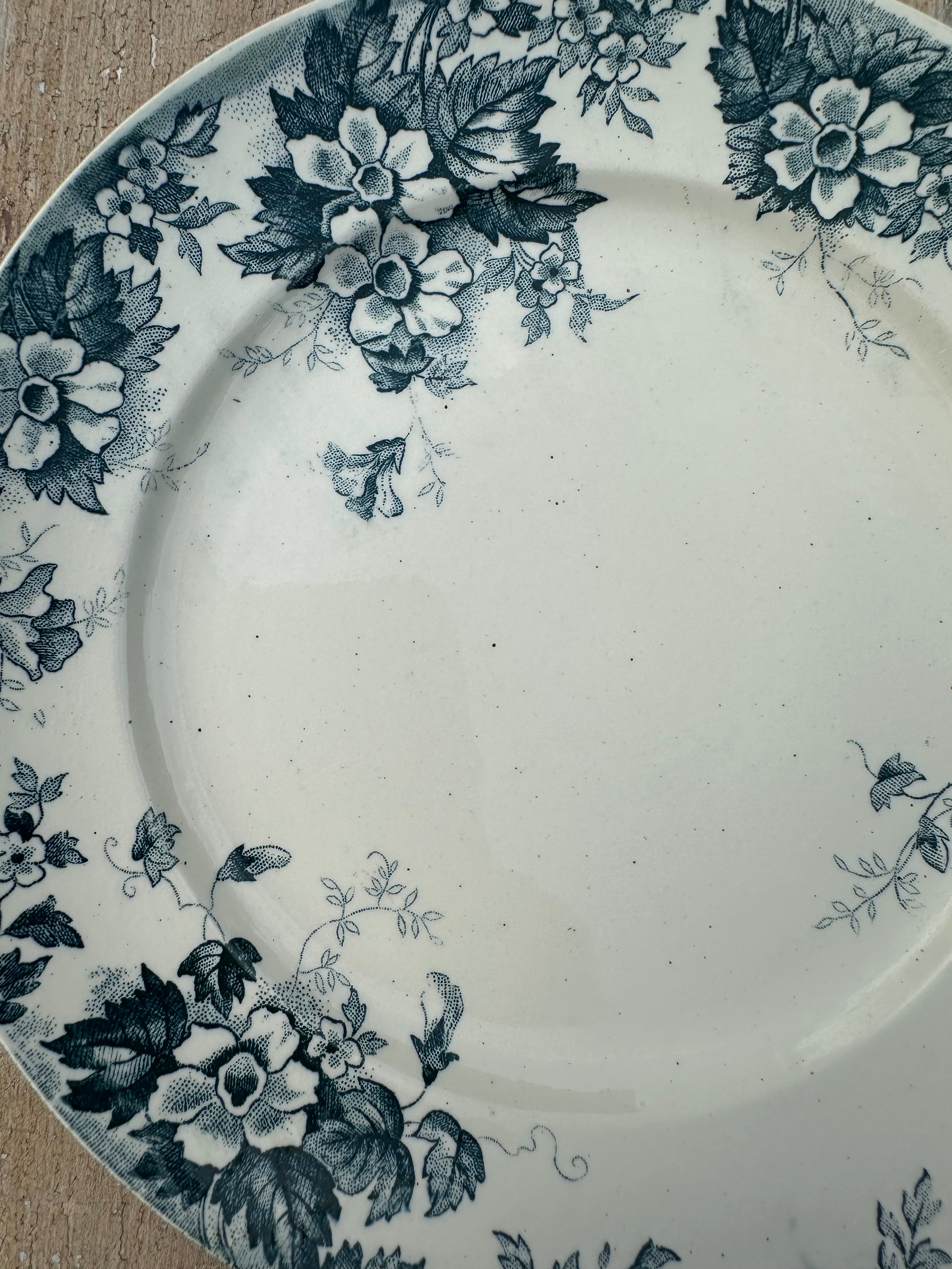 II. Set of 6 assorted dessert plates