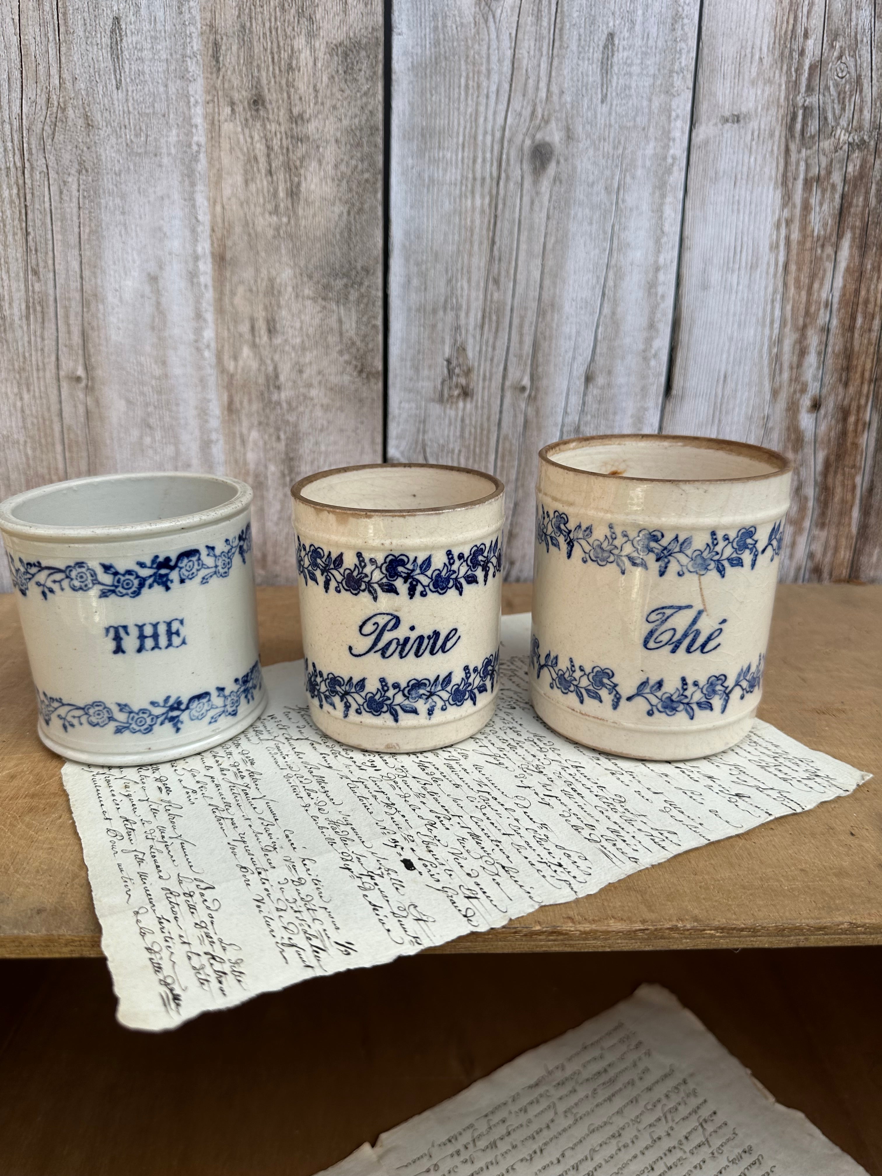 Suite de 3 pots St Uze