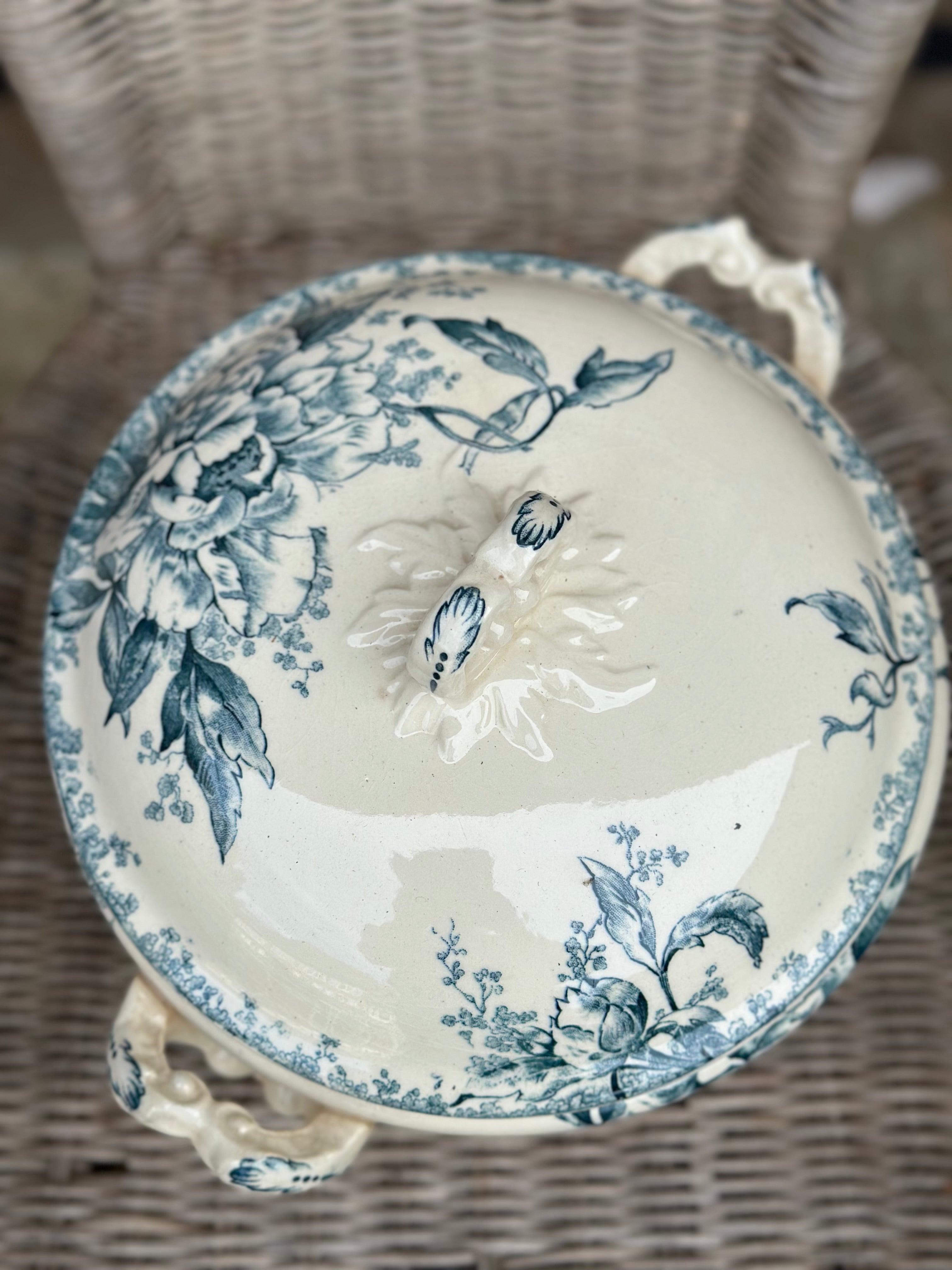 Lot Gien modèle Milan: soupière, plat ovale et plat piédouche