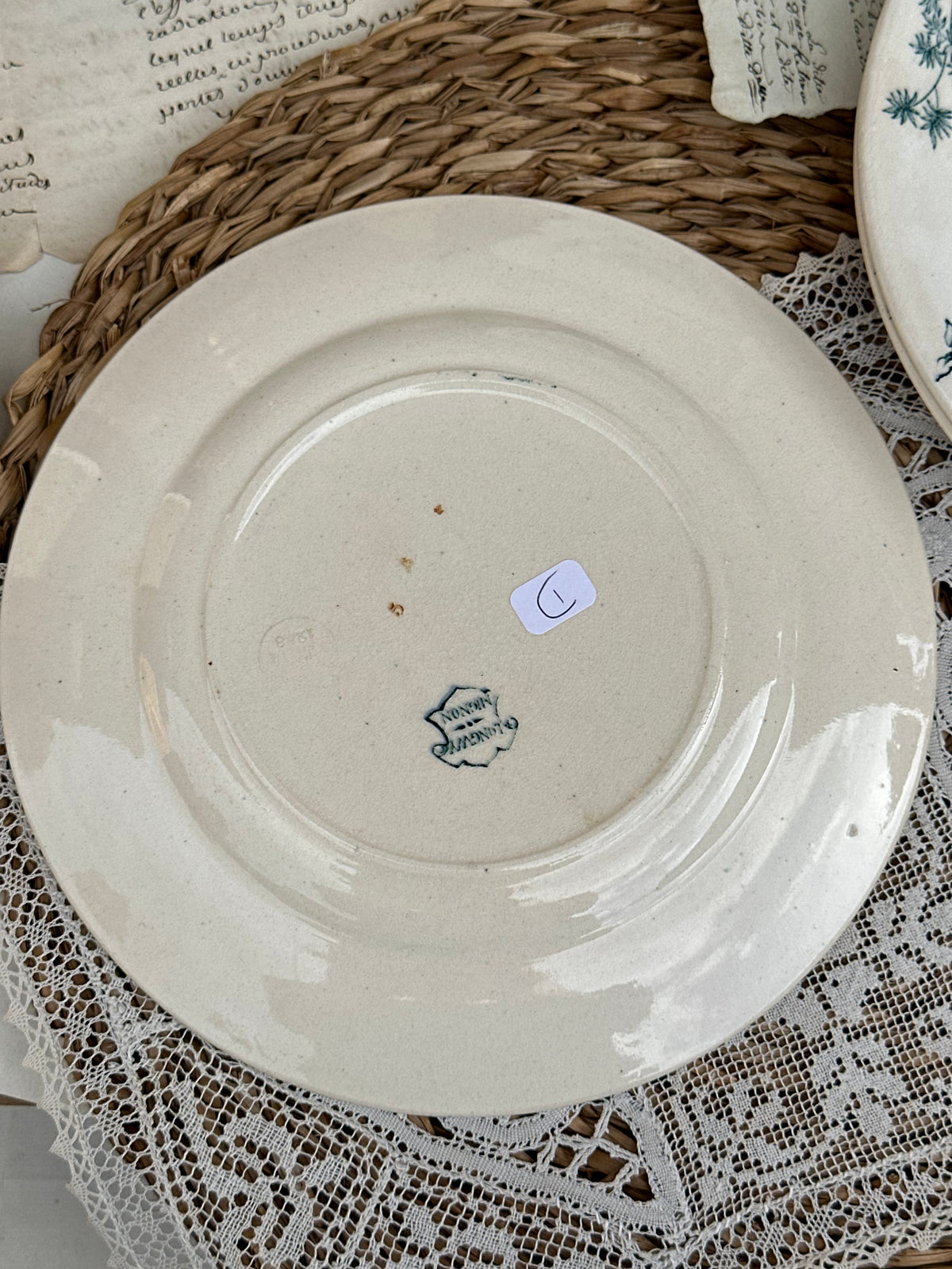 D. Suite de 5 assiettes à dessert Longwy modèle Mignon