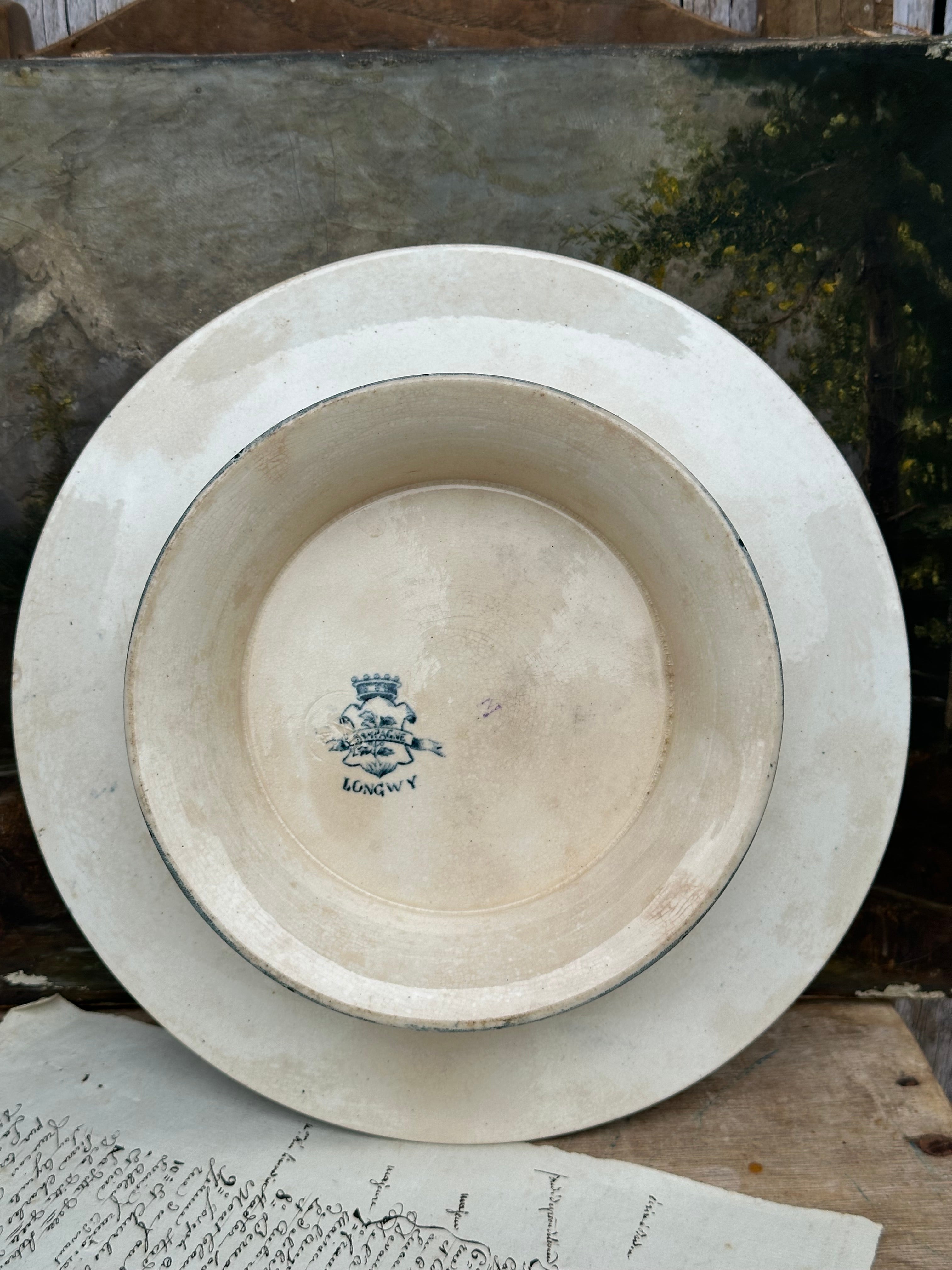 Longwy Champagne pattern footed dish