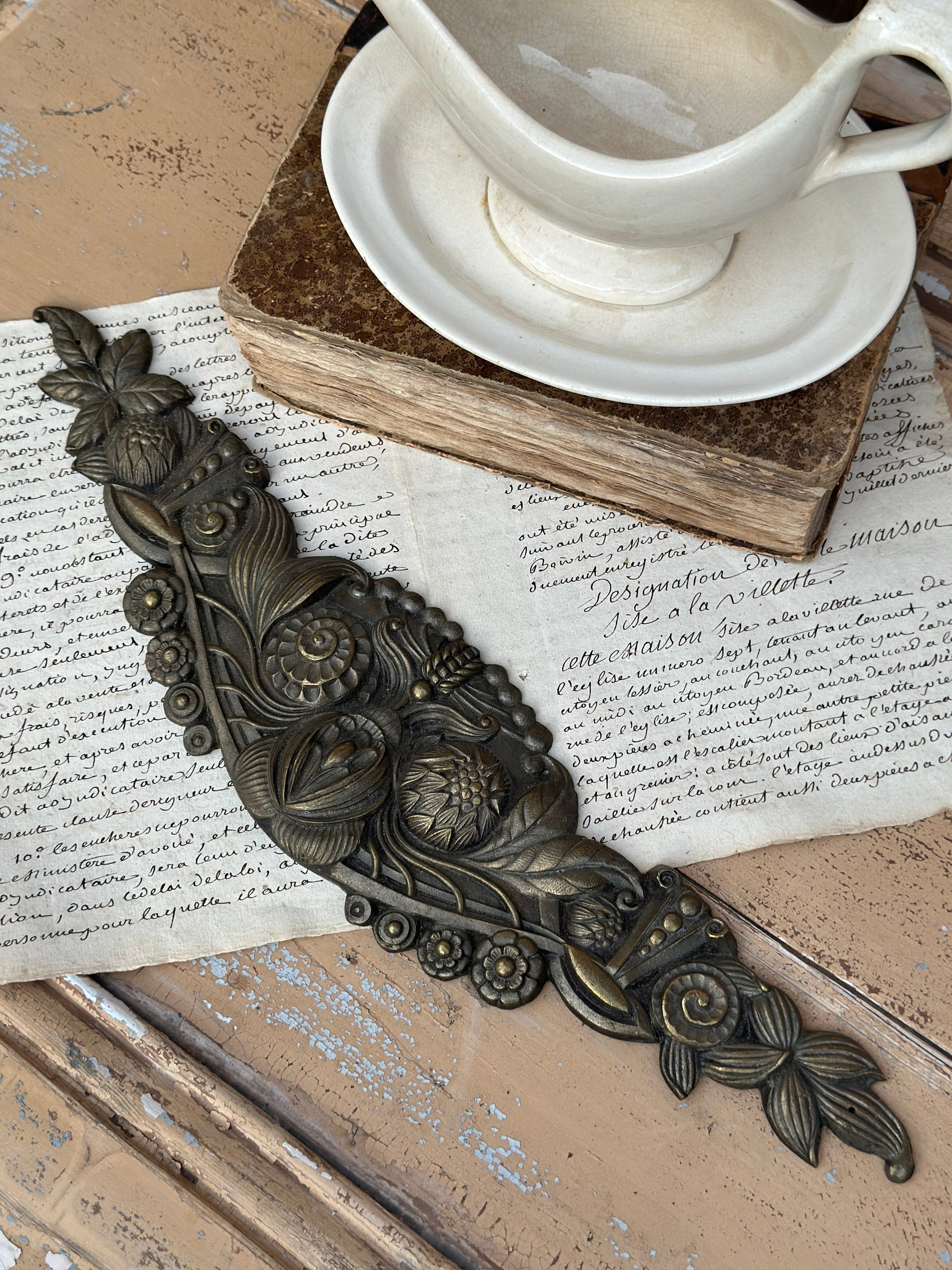 Pediment, Art Deco bronze ornament
