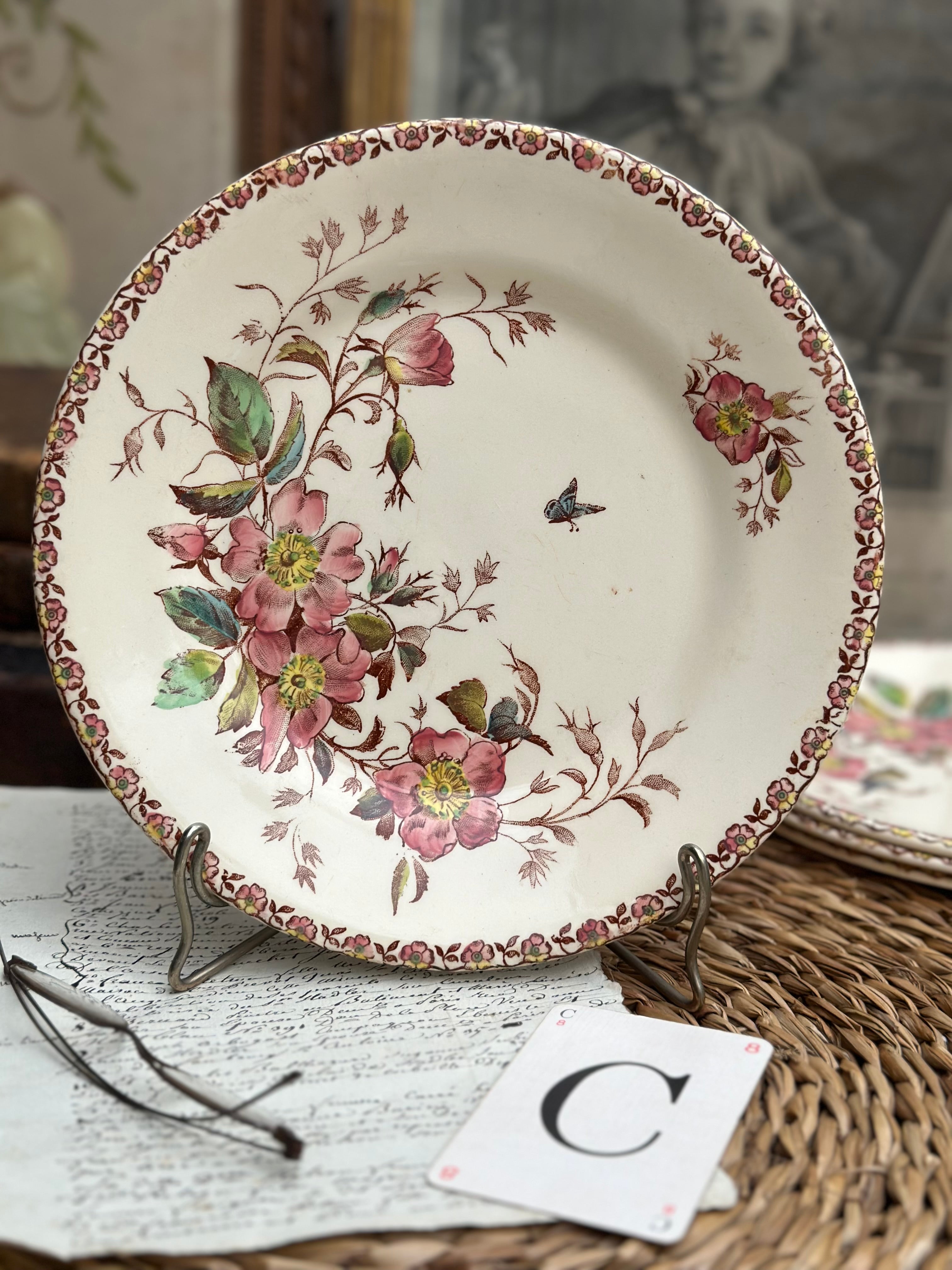 C. Assiette à dessert polychrome Gien modèle Mai