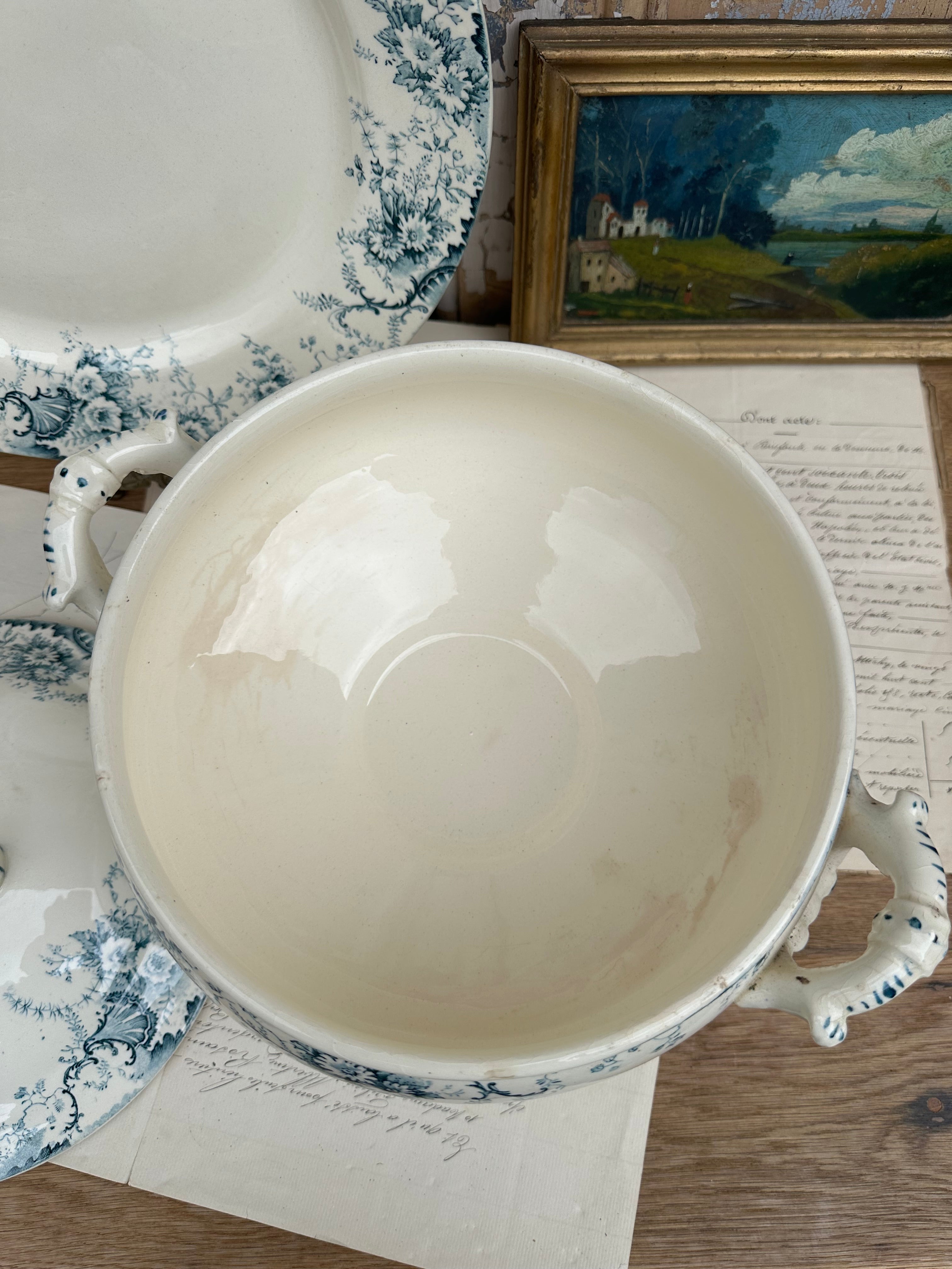 Large Choisy le Roi Derby tureen