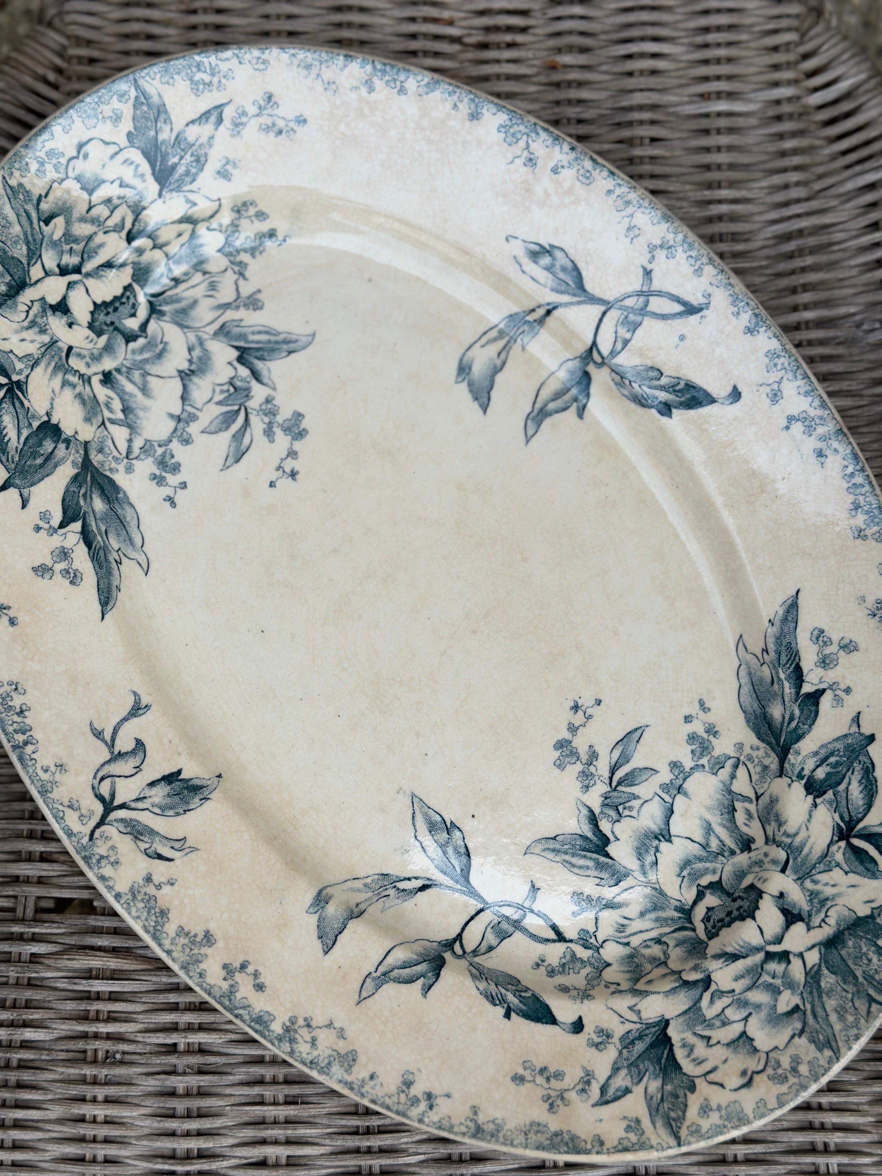 Lot Gien modèle Milan: soupière, plat ovale et plat piédouche
