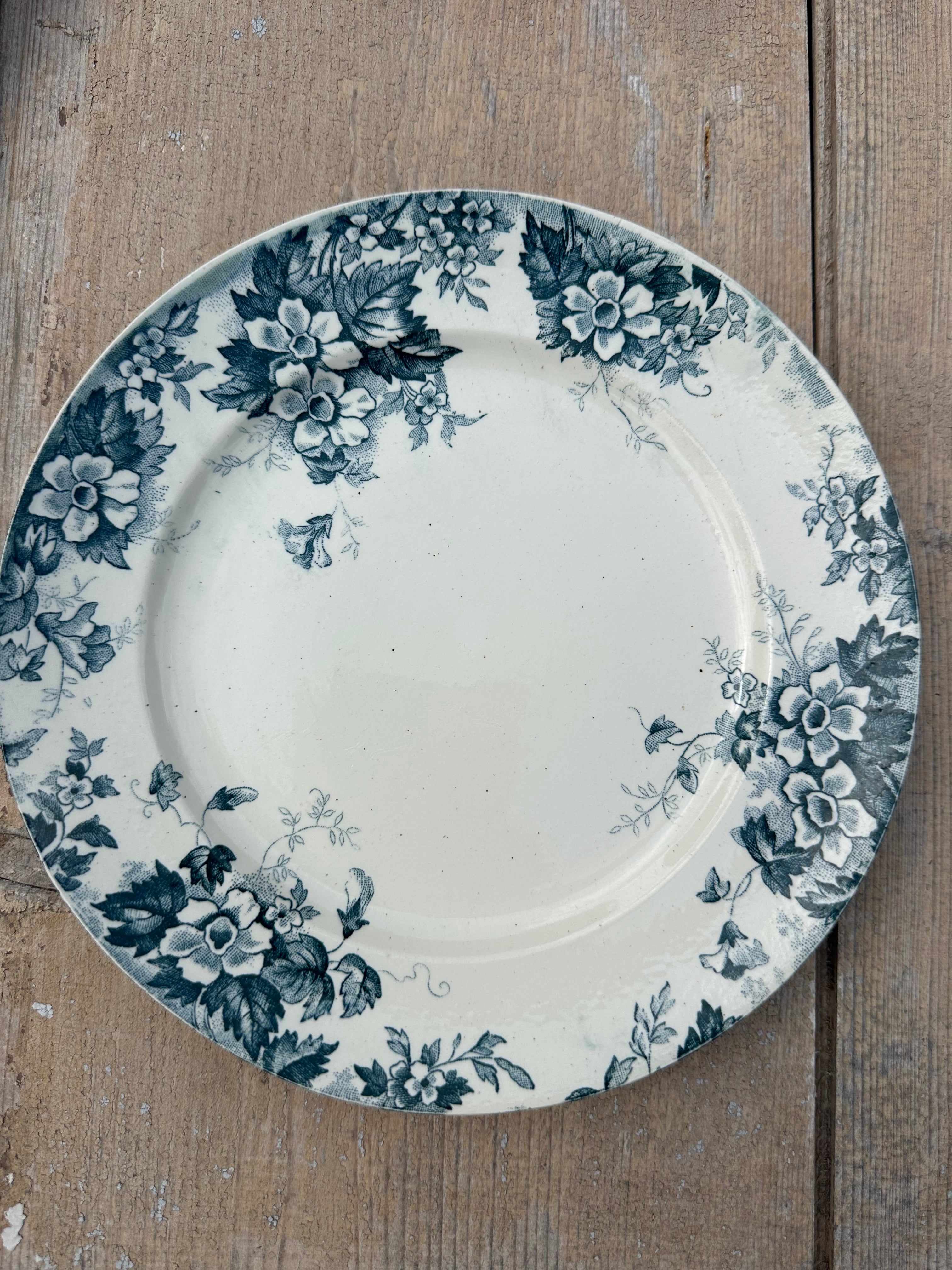 II. Set of 6 assorted dessert plates