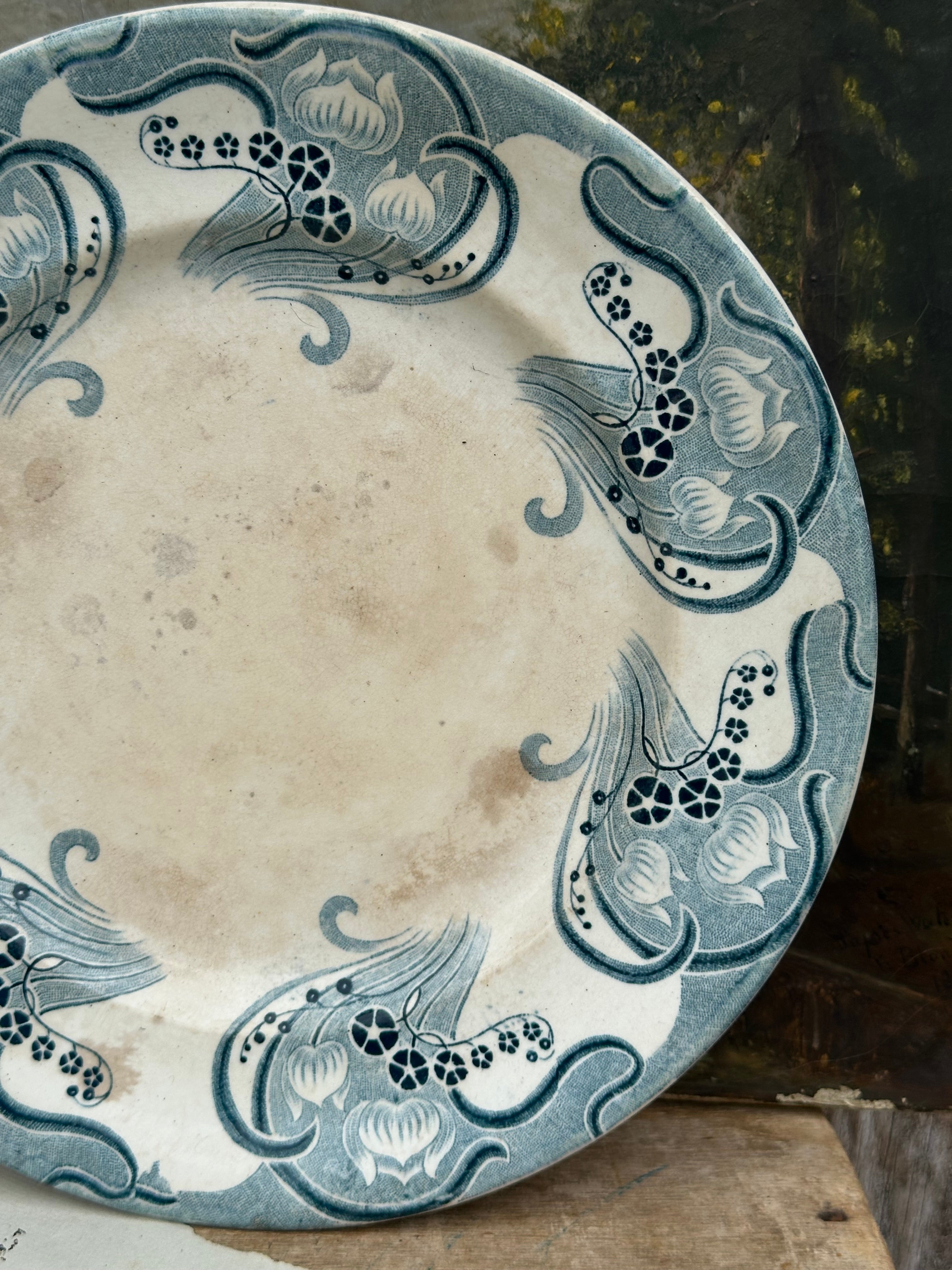 Longwy Champagne pattern footed dish