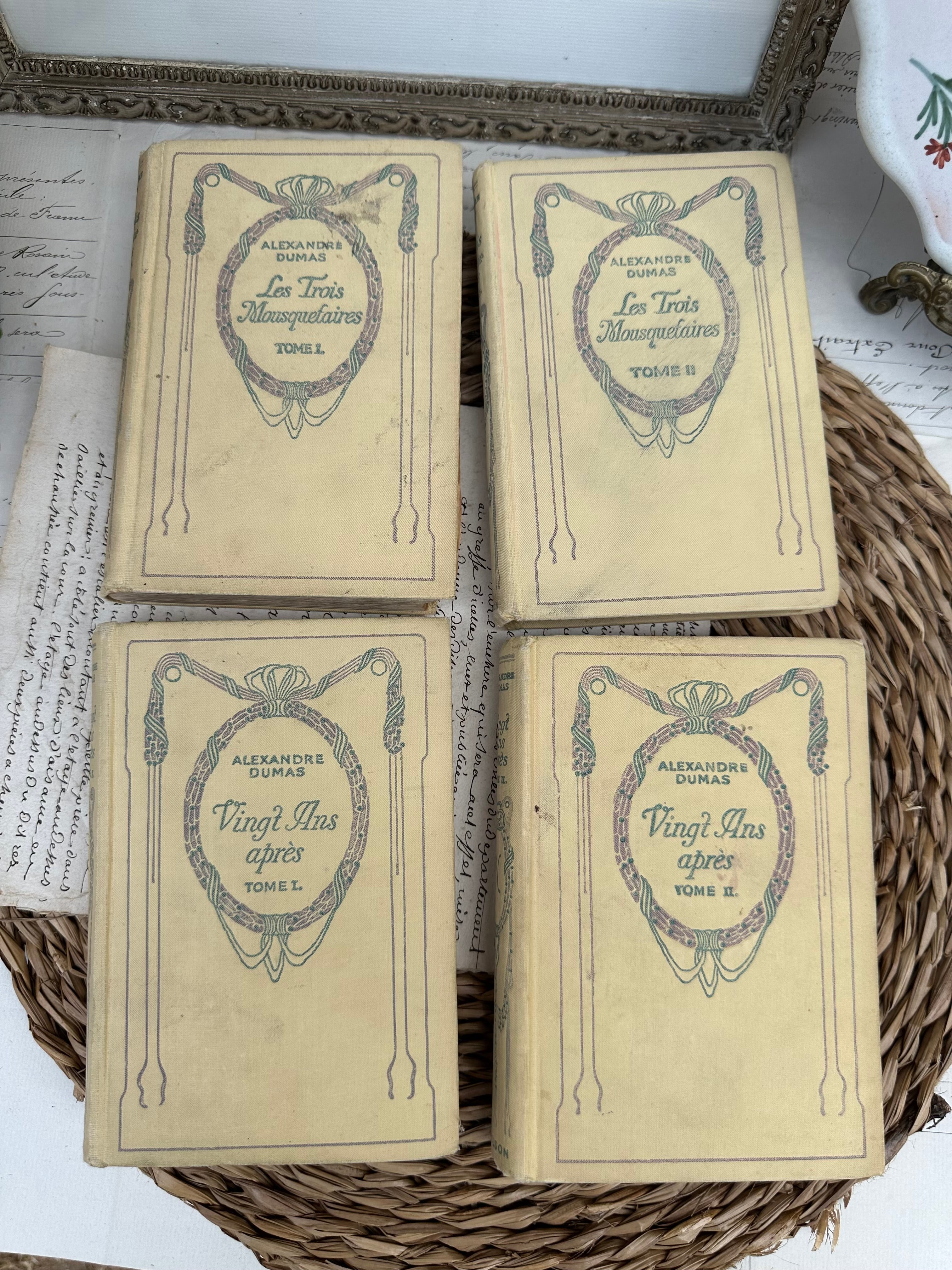 Série de 4 petits livres Alexandre Dumas