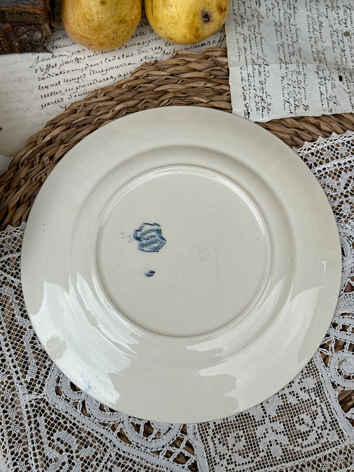 D. Suite de 6 assiettes à dessert dépareillées