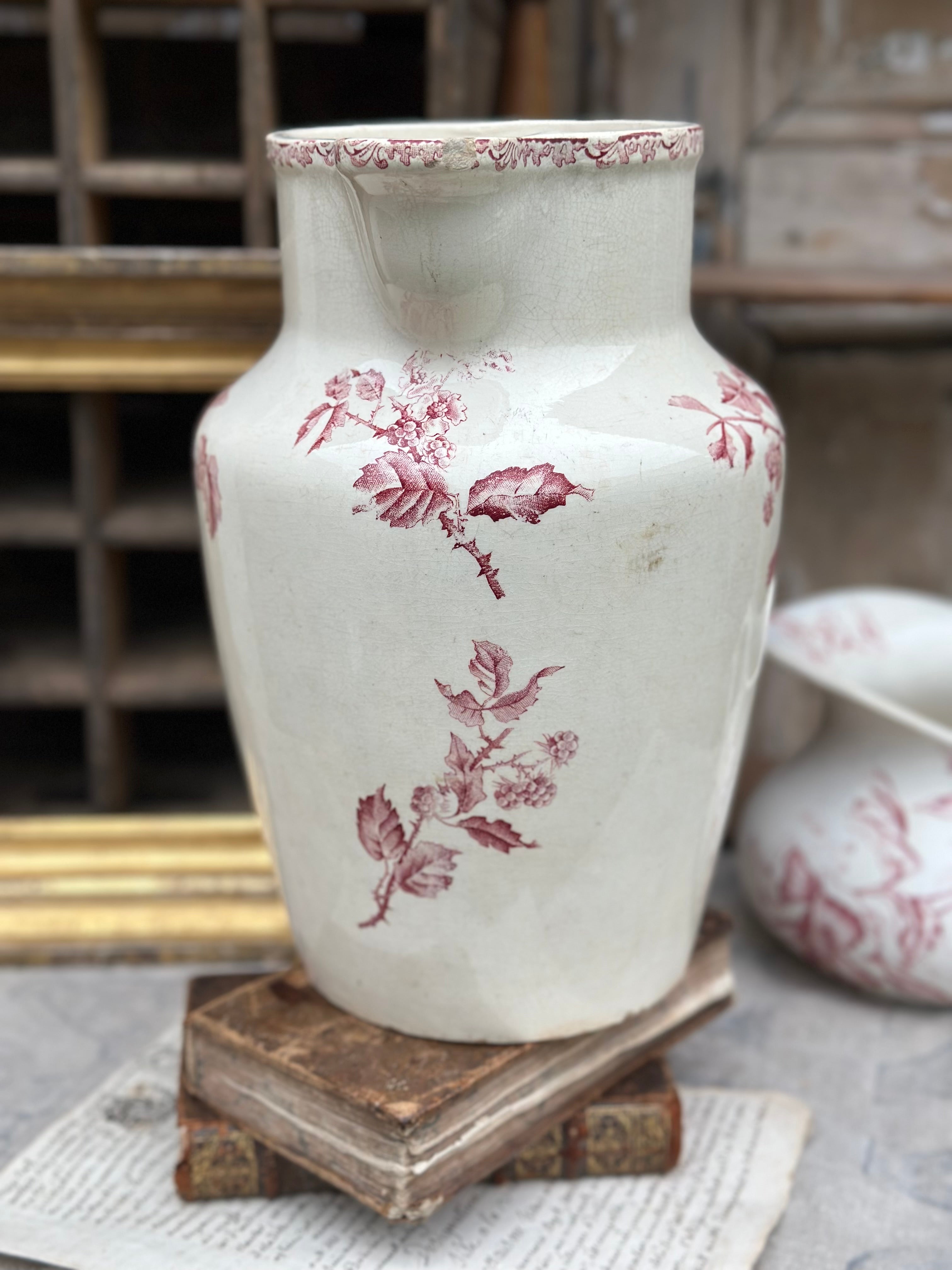 Large Choisy le Roi pitcher, Marseille model