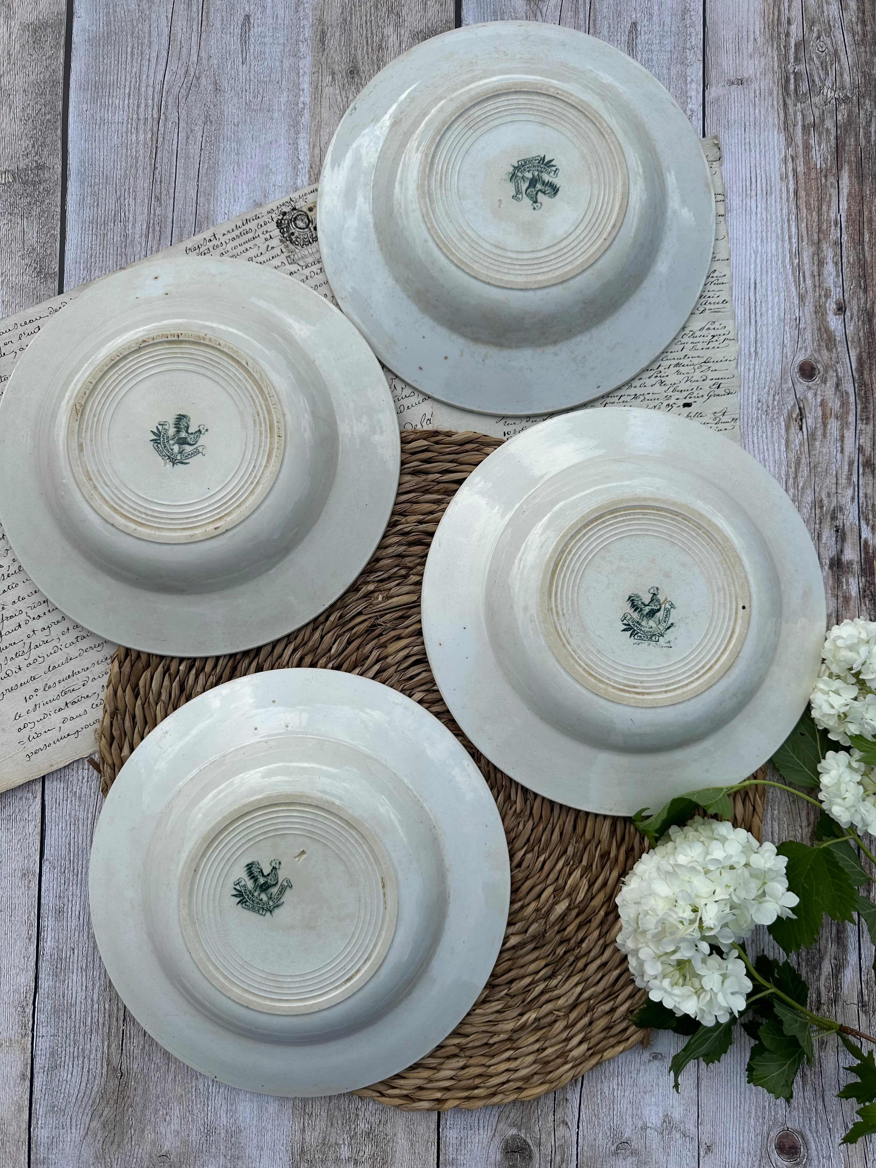 Suite de 4 assiettes creuses St. Amand modèle Muguet